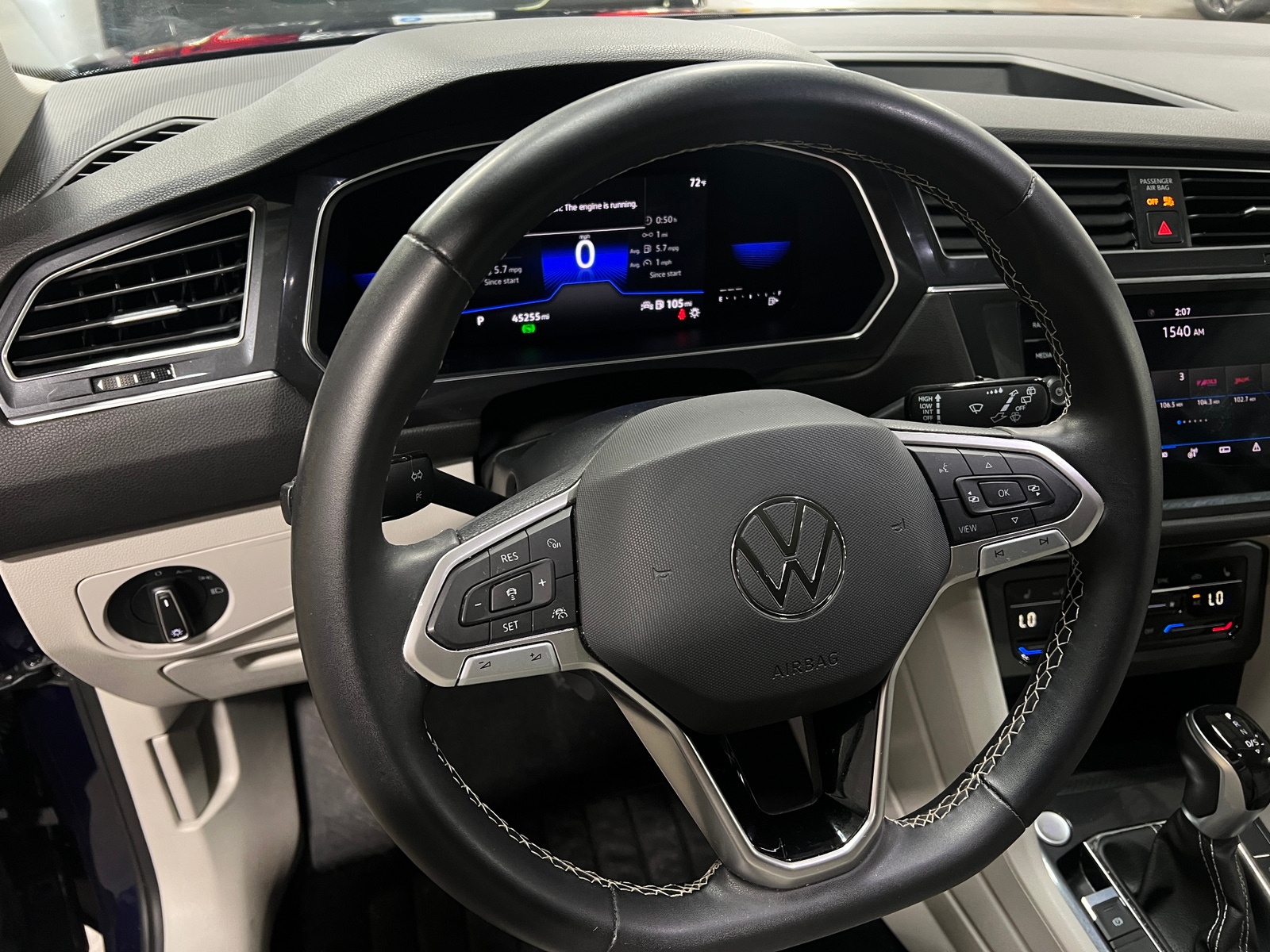 Thumbnail: 2022 Volkswagen Tiguan - 4