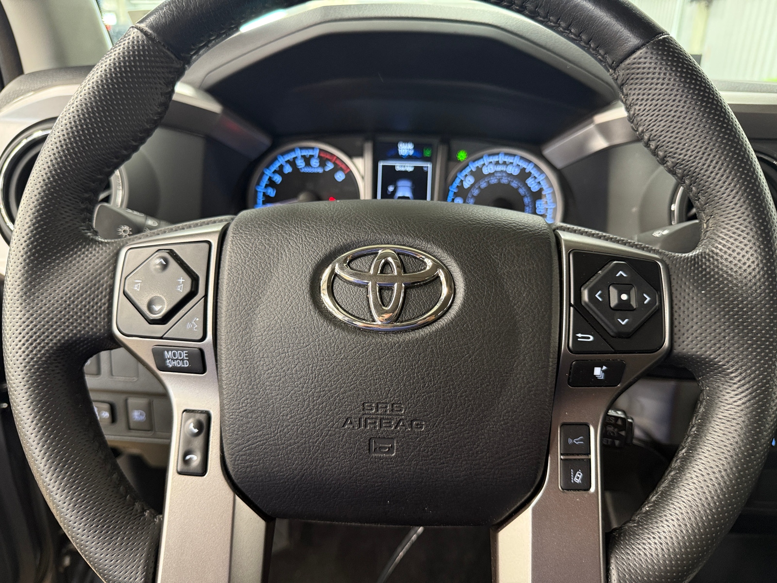 Thumbnail: 2022 Toyota Tacoma - 5
