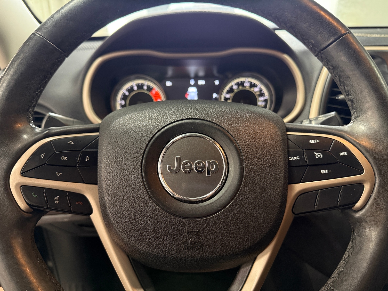 Thumbnail: 2018 Jeep Cherokee - 4