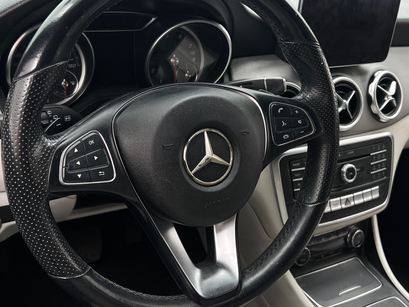 Thumbnail: 2020 Mercedes-Benz GLA - 4