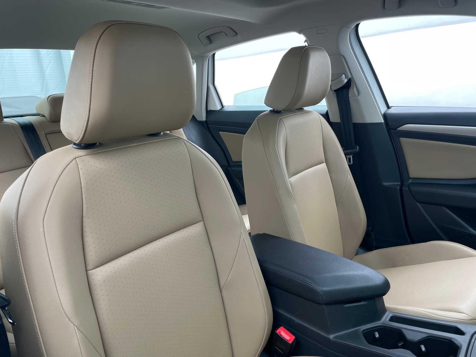 Thumbnail: 2019 Volkswagen Jetta - 2