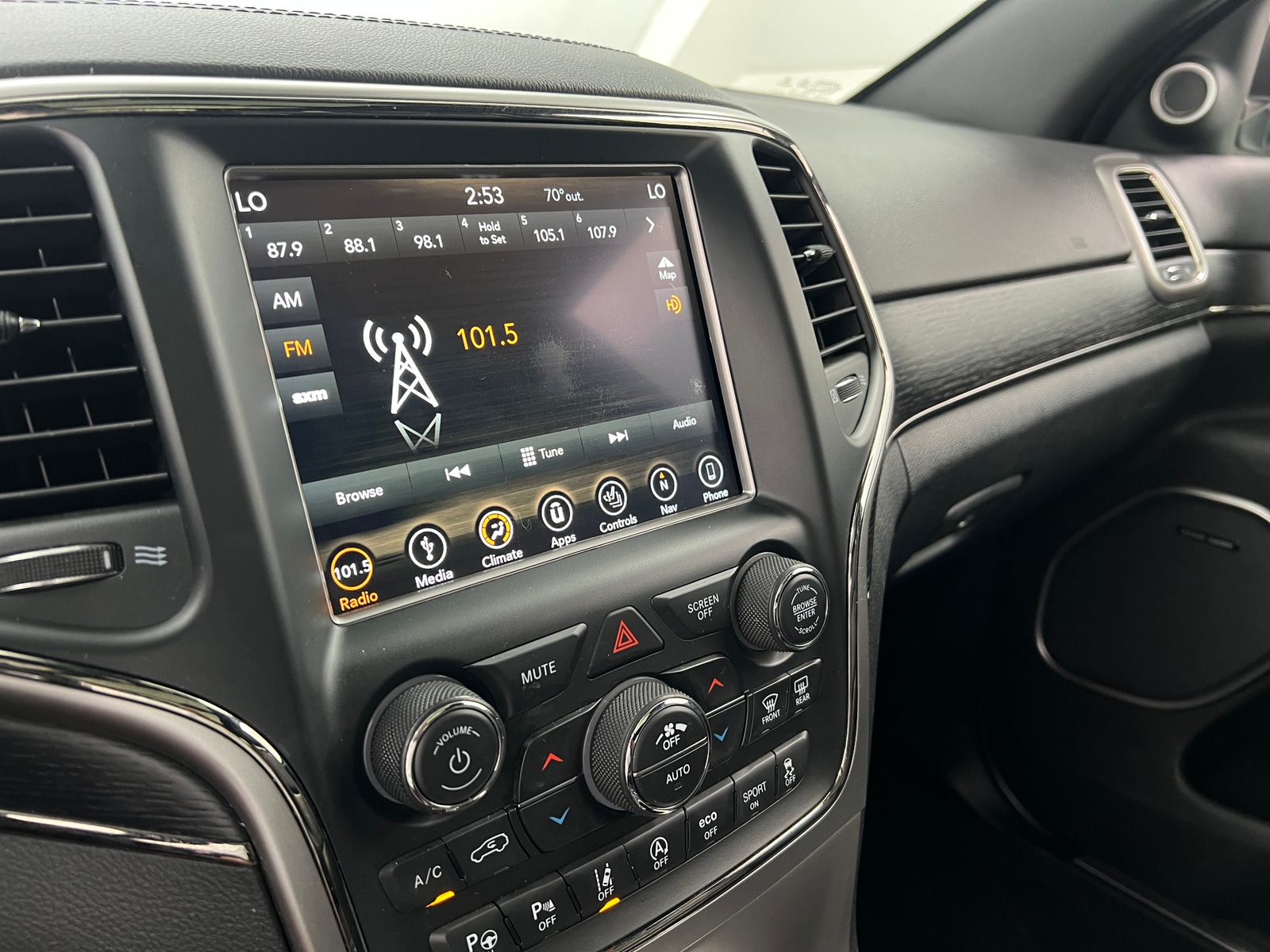 Thumbnail: 2018 Jeep Grand Cherokee - 3