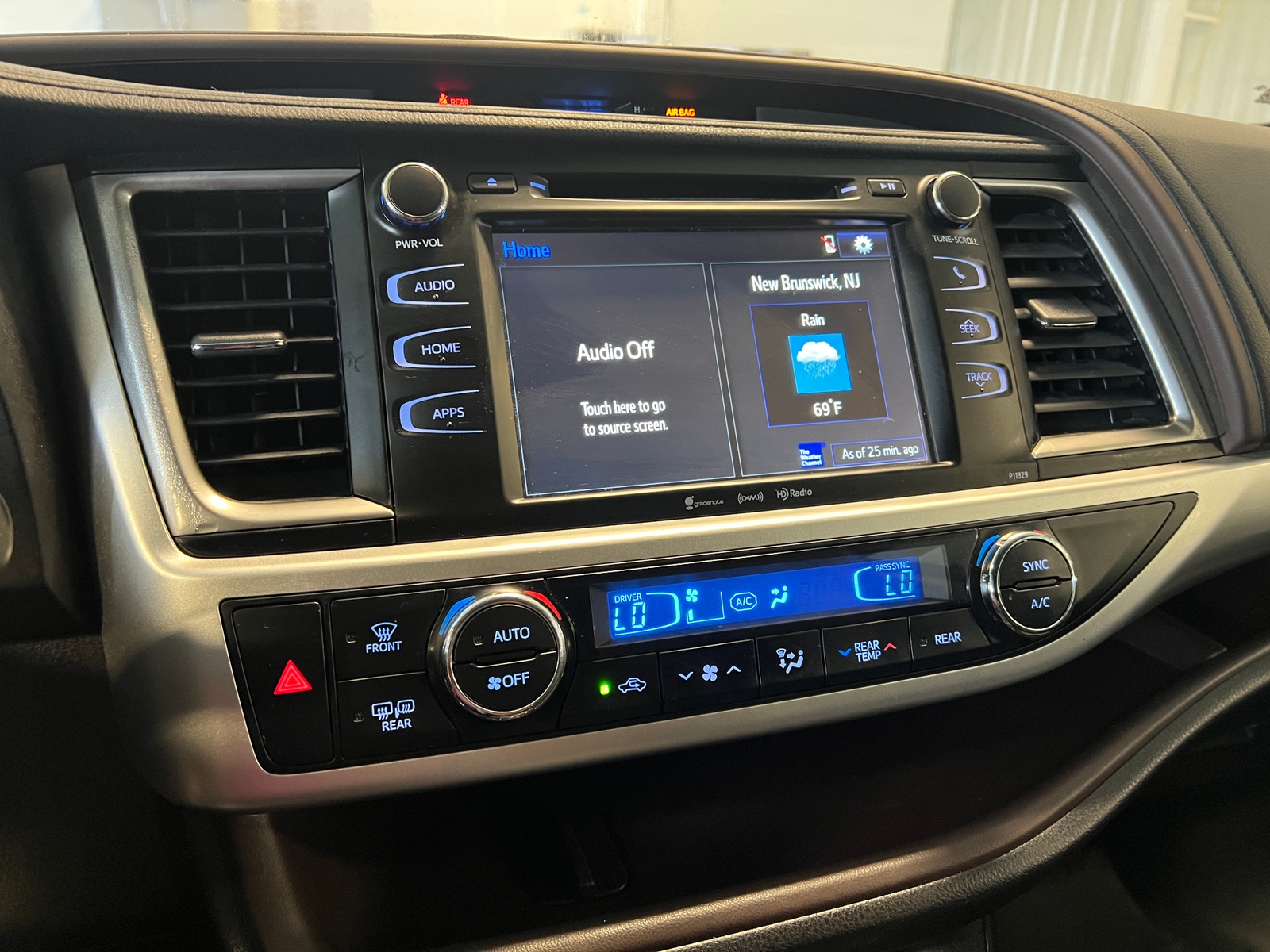 Thumbnail: 2018 Toyota Highlander - 4