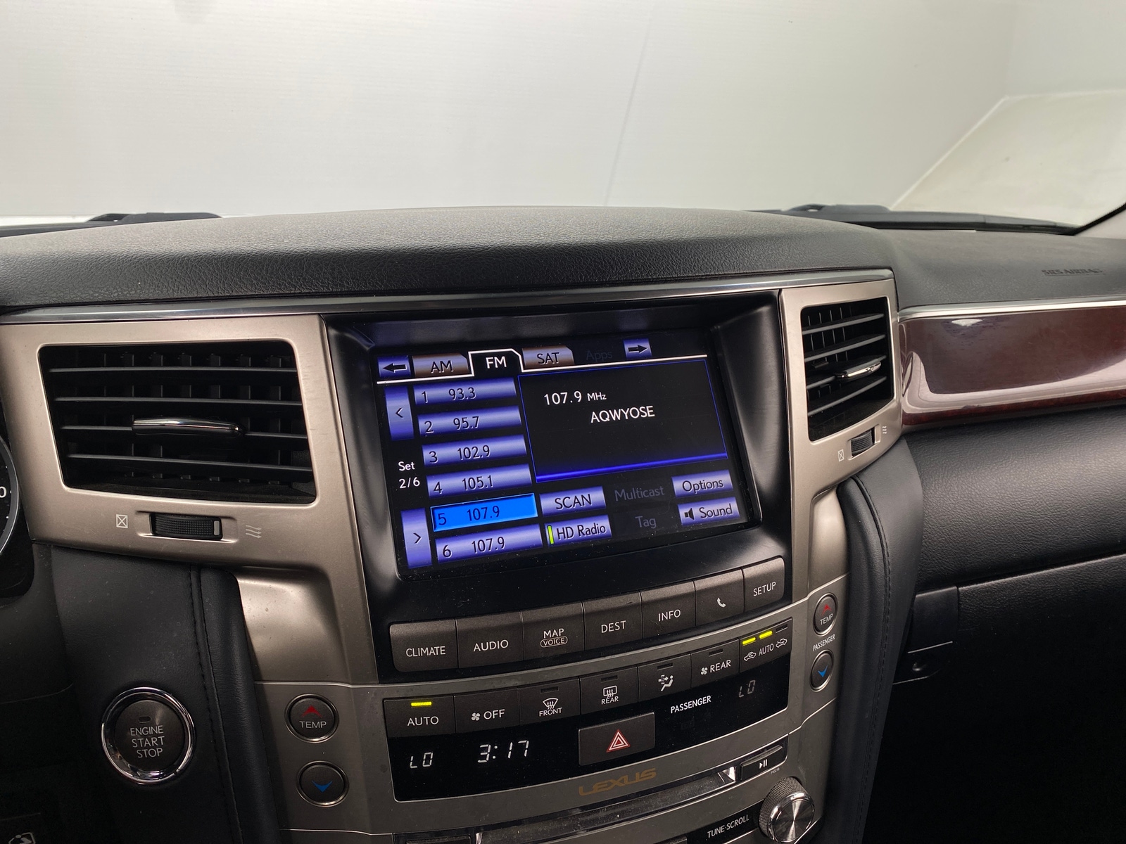 Thumbnail: 2014 Lexus LX - 3