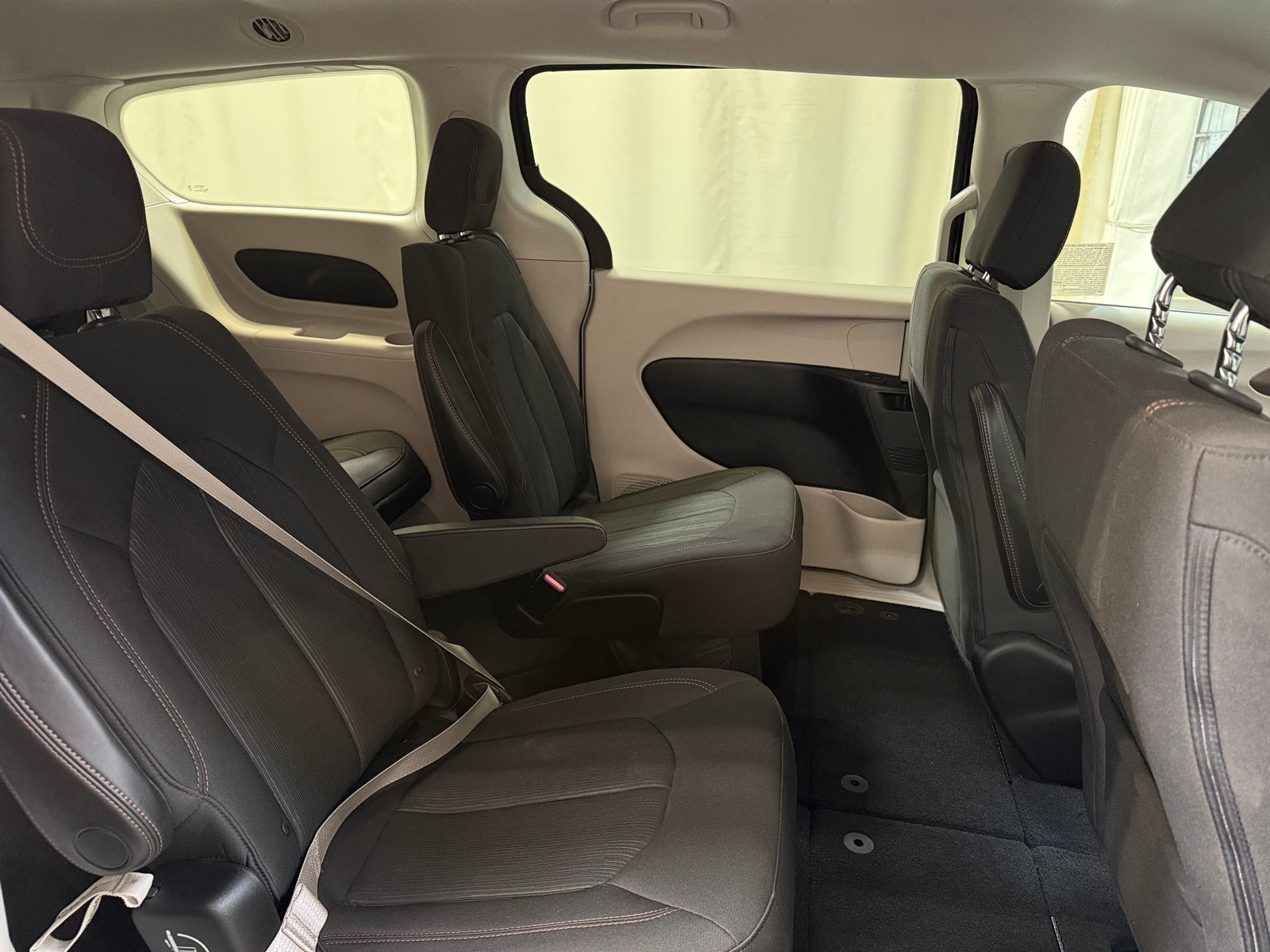 Thumbnail: 2018 Chrysler Pacifica - 6