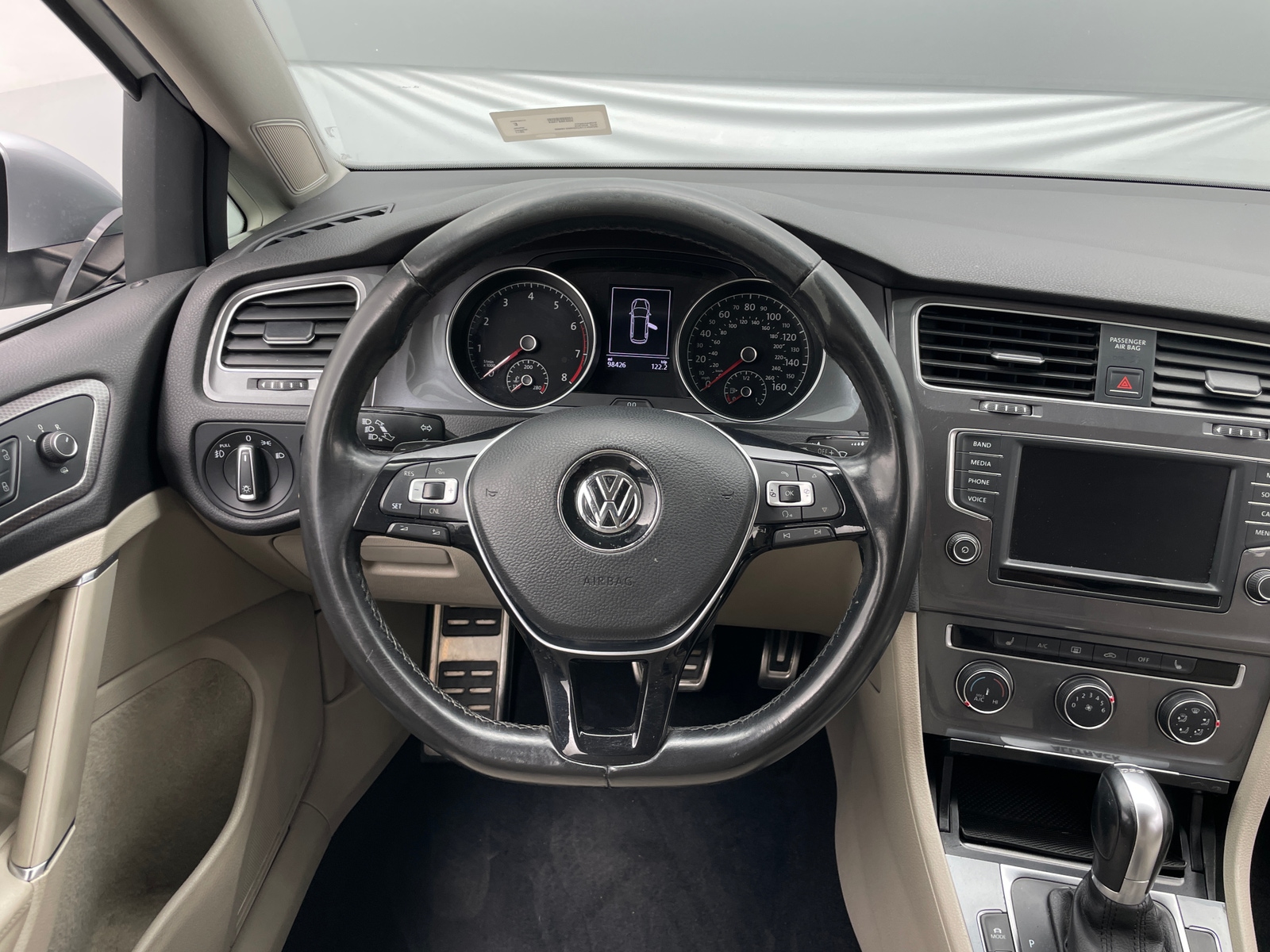Thumbnail: 2017 Volkswagen Golf - 4