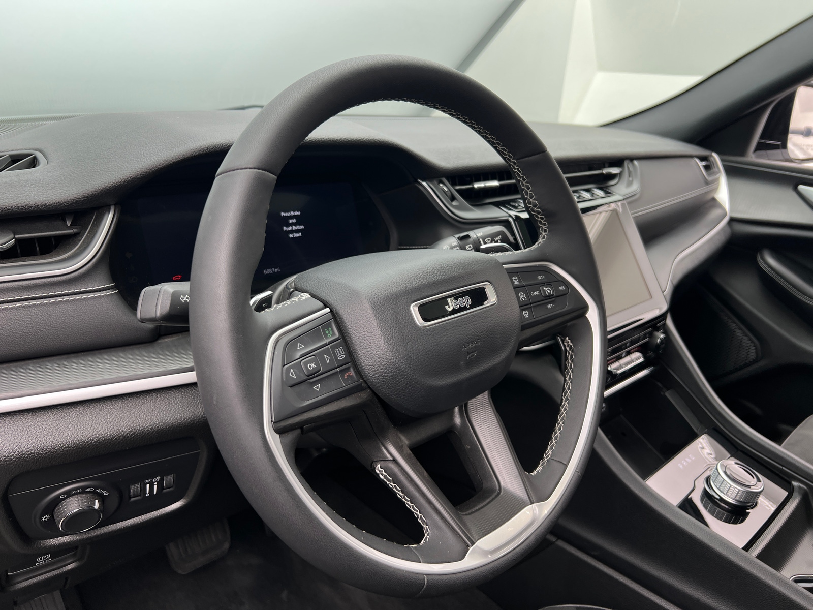 Thumbnail: 2023 Jeep Grand Cherokee - 4