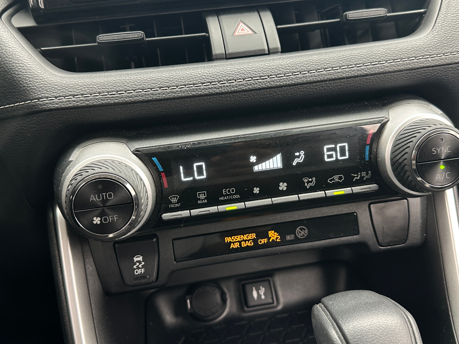 Thumbnail: 2019 Toyota RAV4 - 4