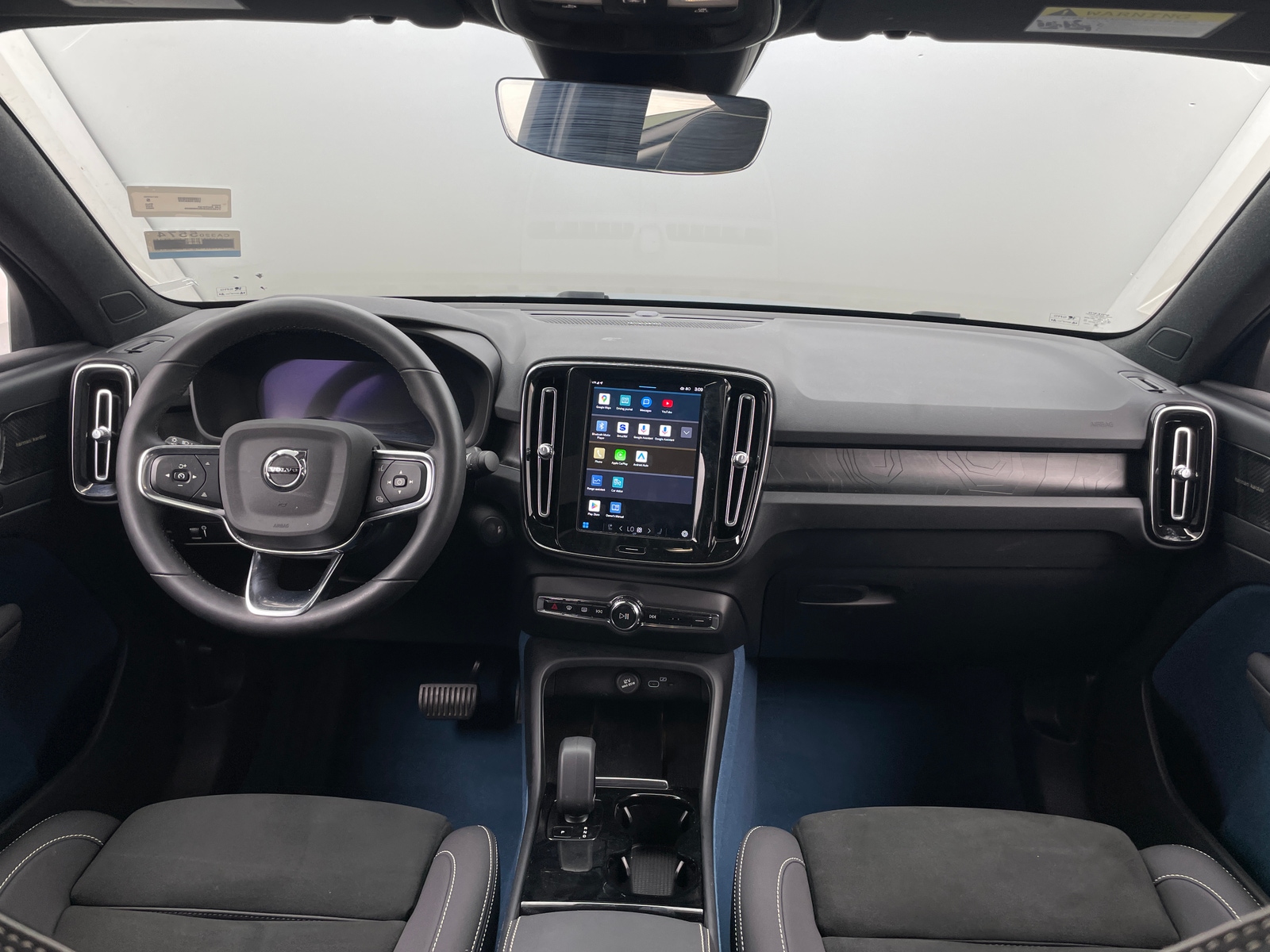 Thumbnail: 2022 Volvo C40 - 3