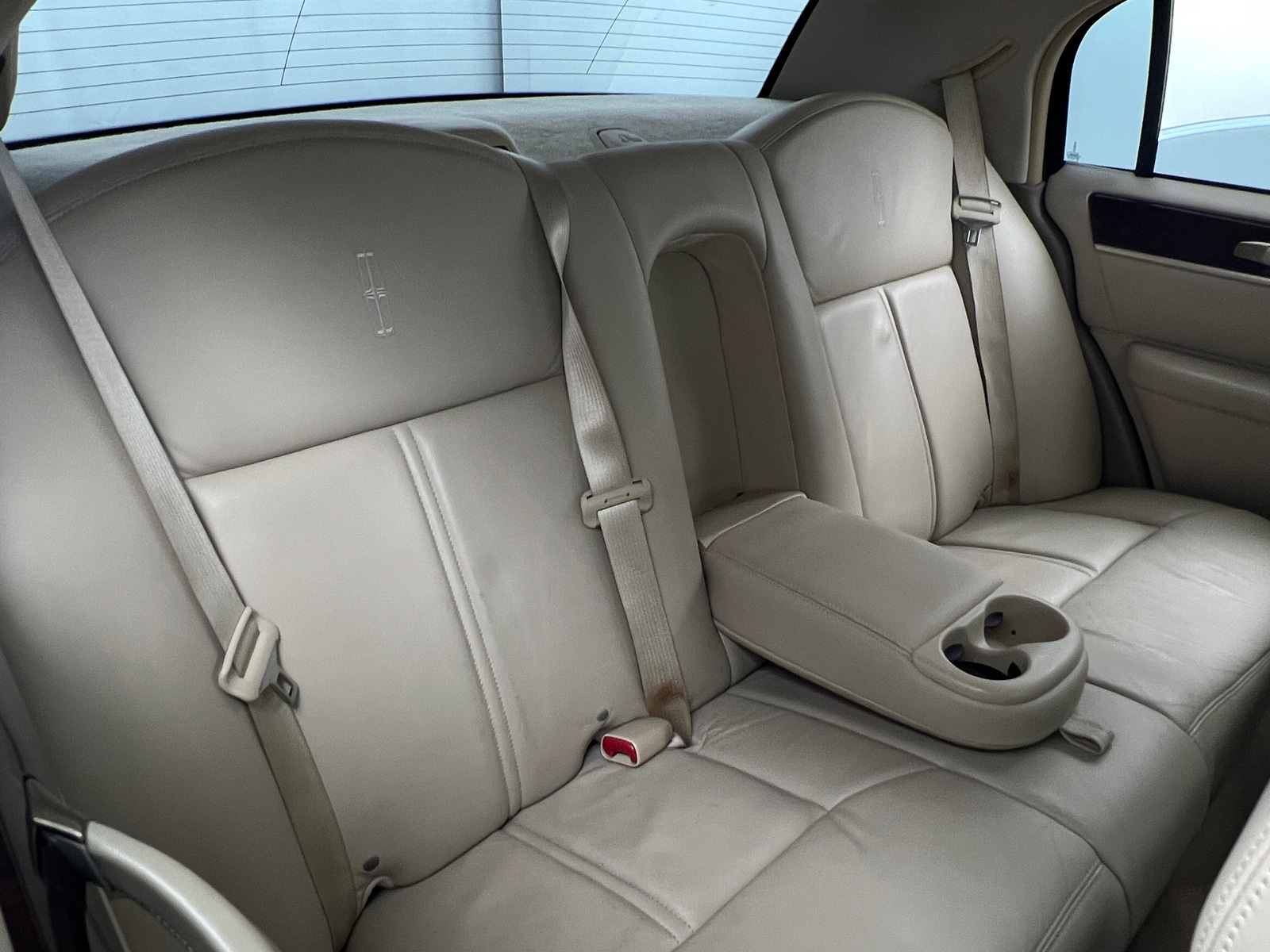 Thumbnail: 2011 Lincoln Town Car - 5