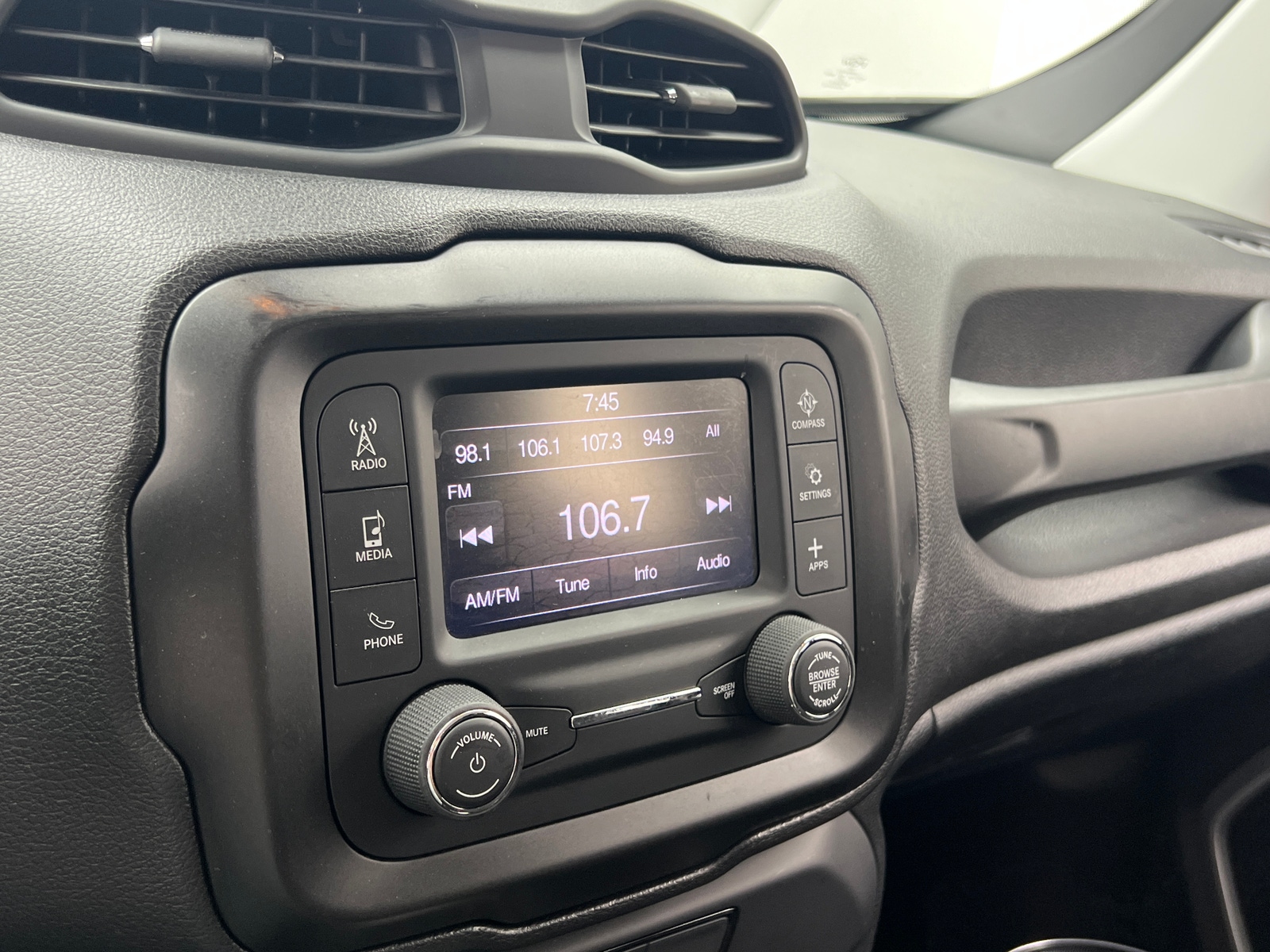 Thumbnail: 2020 Jeep Renegade - 4