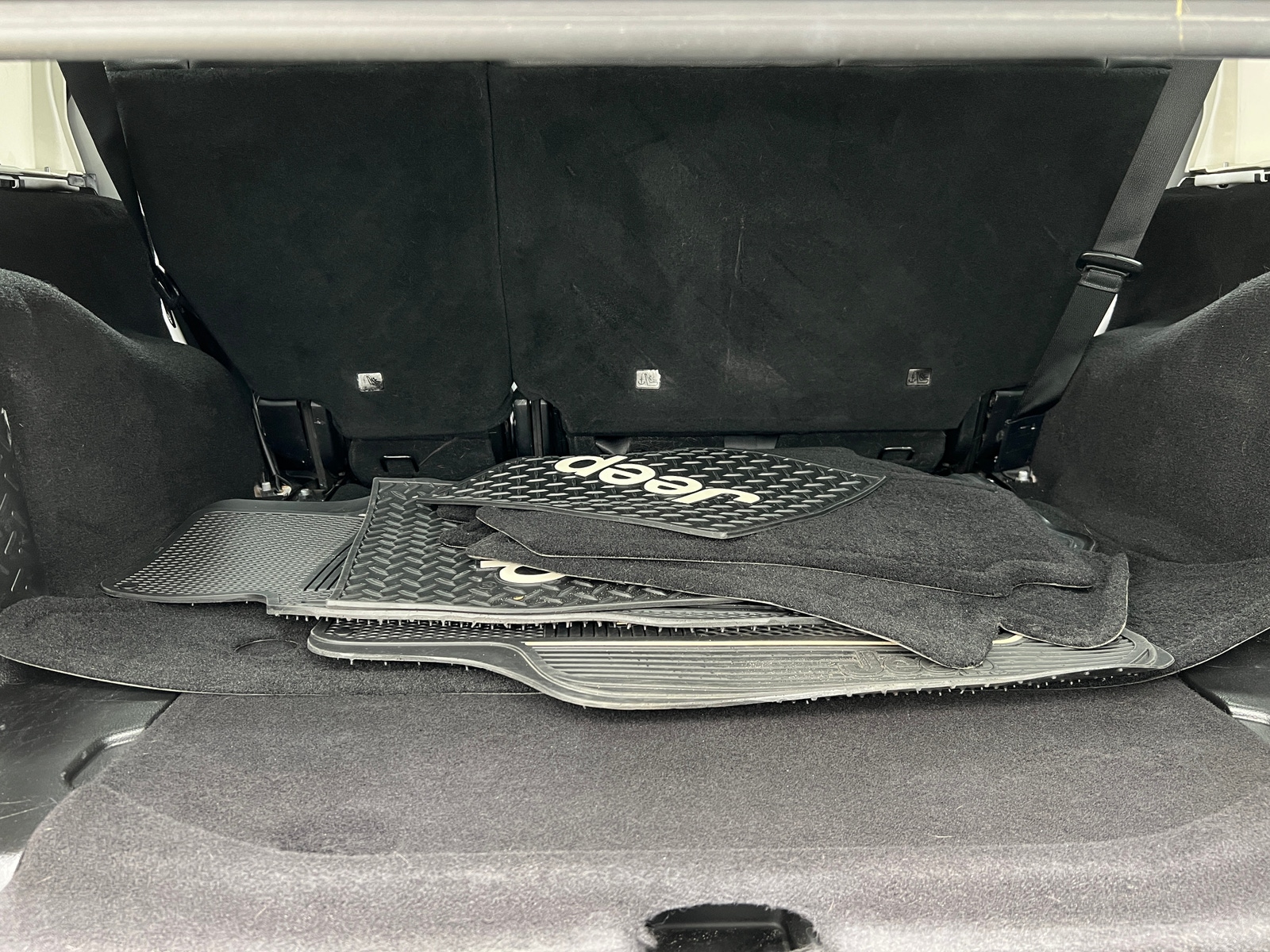 Thumbnail: 2016 Jeep Wrangler - 6