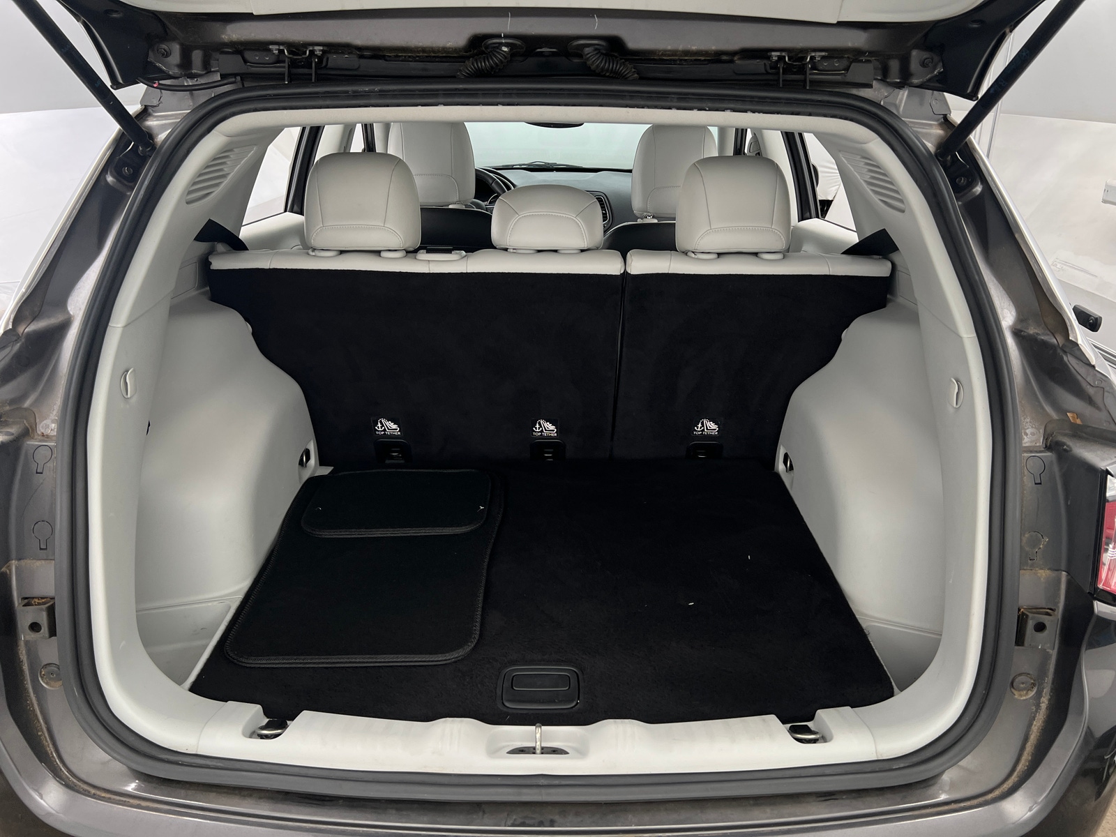 Thumbnail: 2017 Jeep Compass - 7