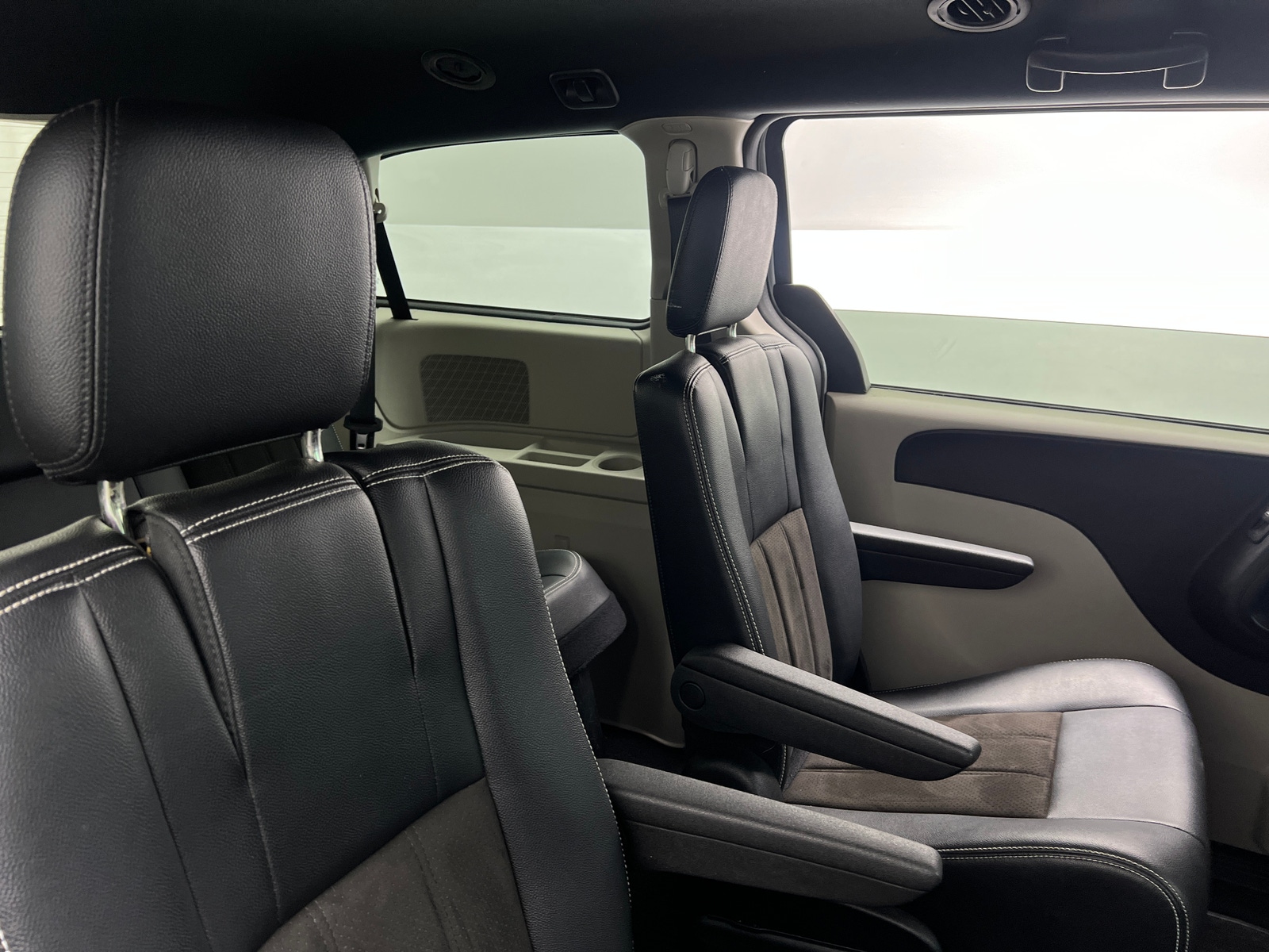 Thumbnail: 2019 Dodge Grand Caravan - 6