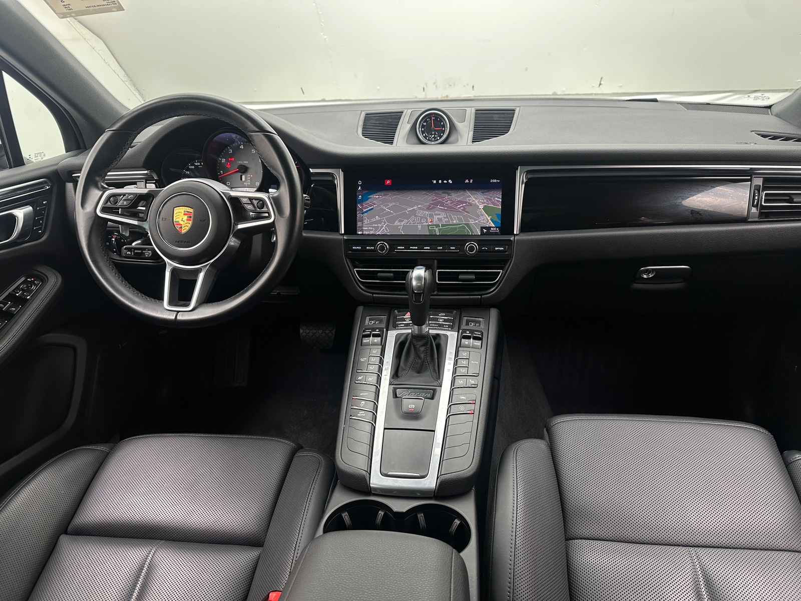 Thumbnail: 2021 Porsche Macan - 2