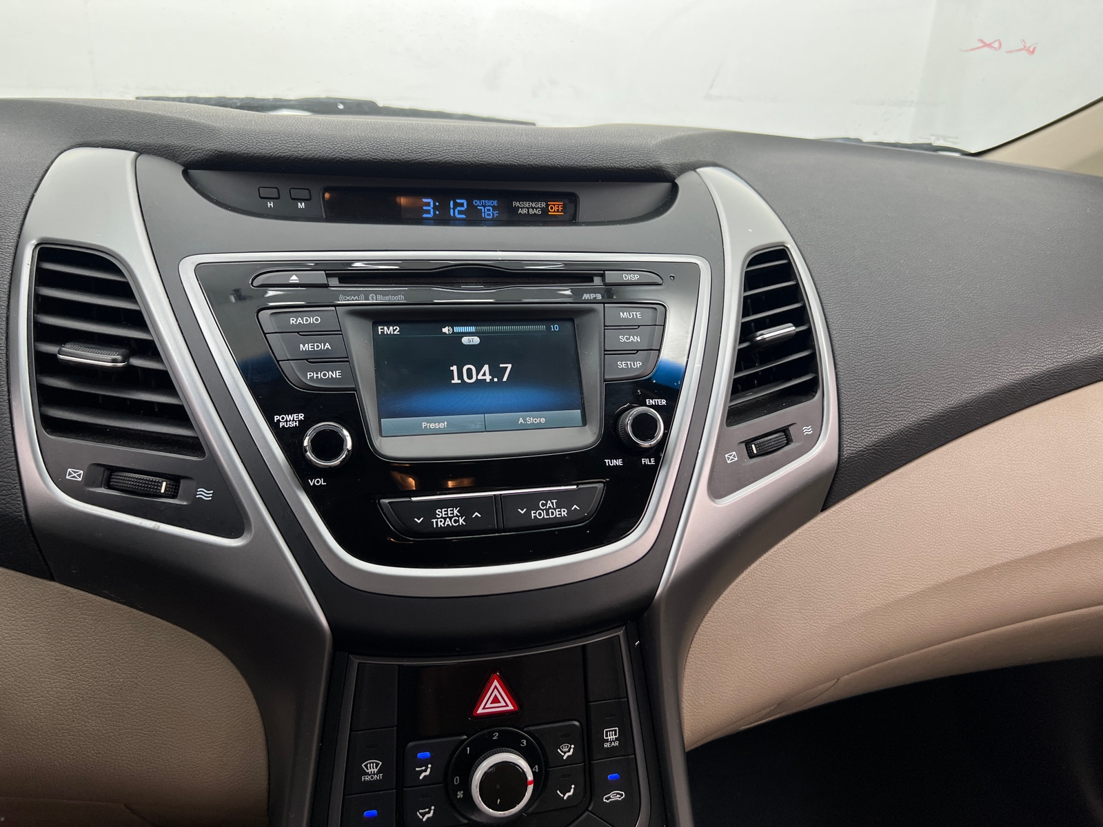Thumbnail: 2014 Hyundai Elantra - 4