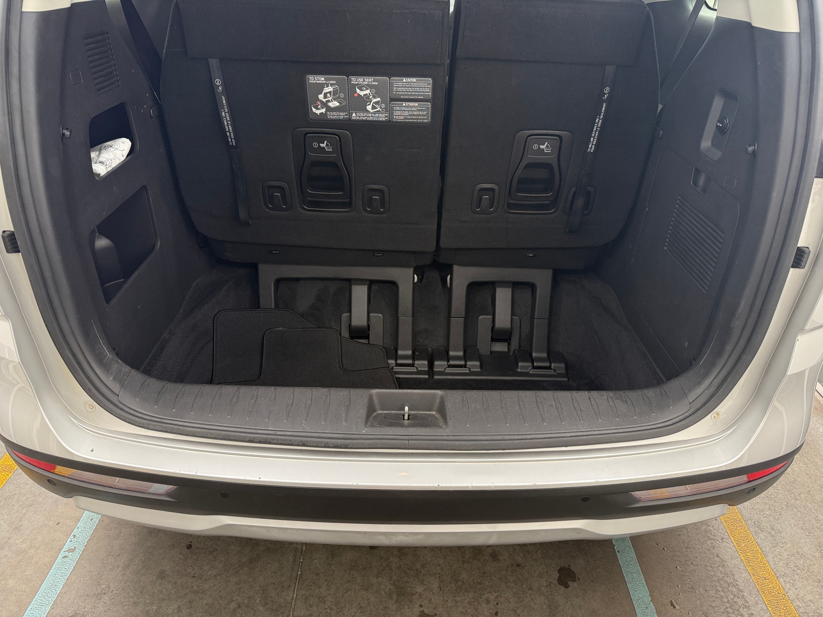 Thumbnail: 2022 Kia Carnival - 7