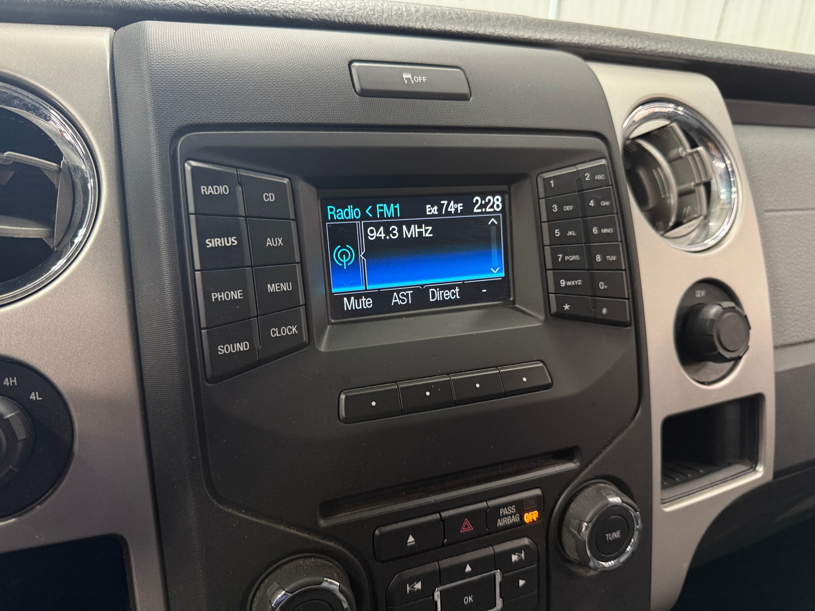 Thumbnail: 2014 Ford Econoline - 4