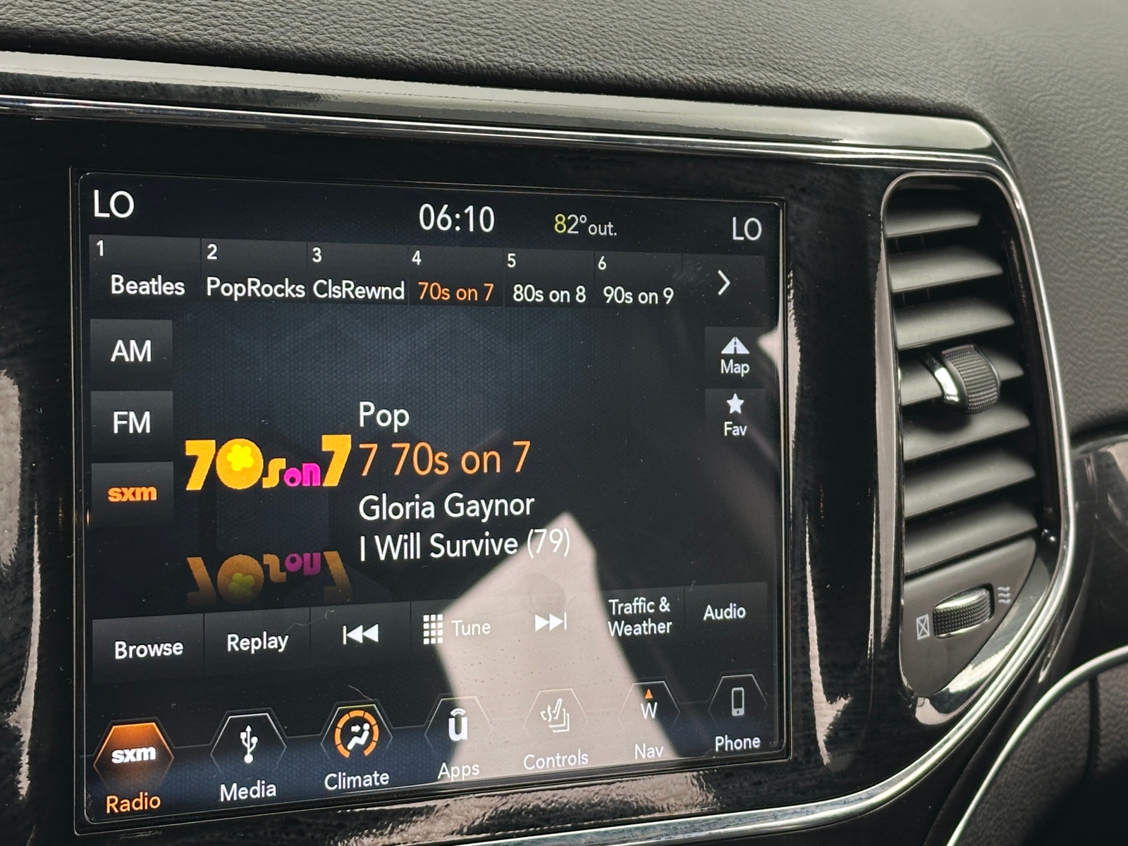 Thumbnail: 2019 Jeep Grand Cherokee - 3