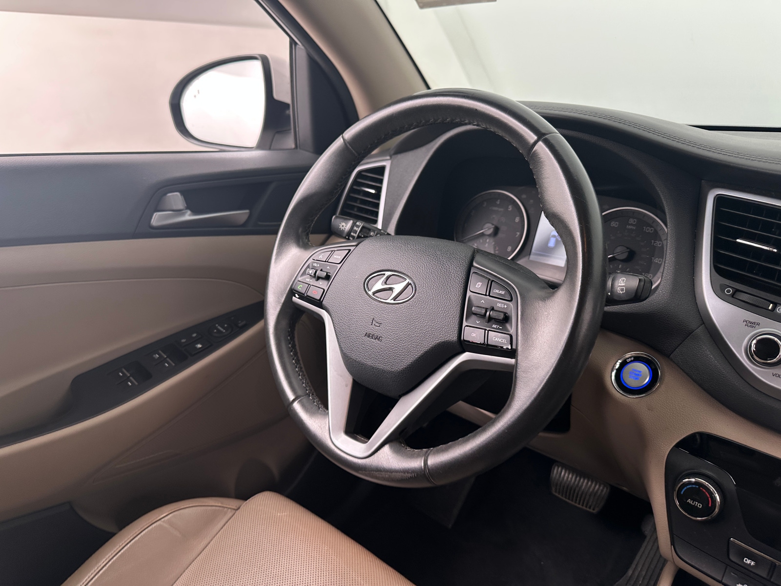 Thumbnail: 2016 Hyundai Tucson - 4
