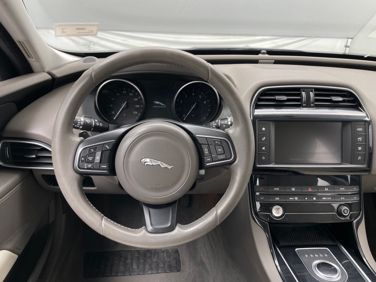 Thumbnail: 2017 Jaguar XE - 4