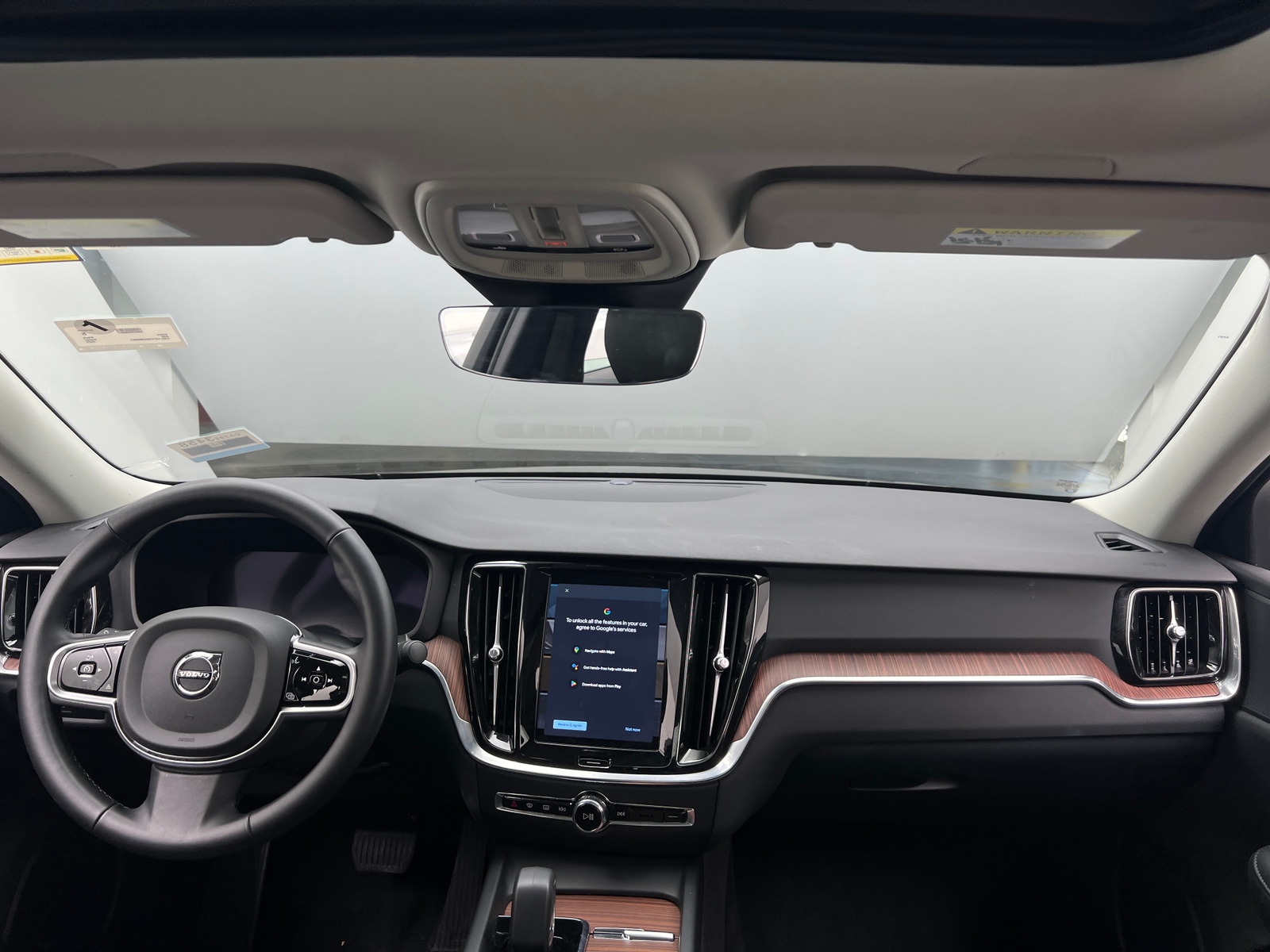Thumbnail: 2025 Volvo S60 - 2
