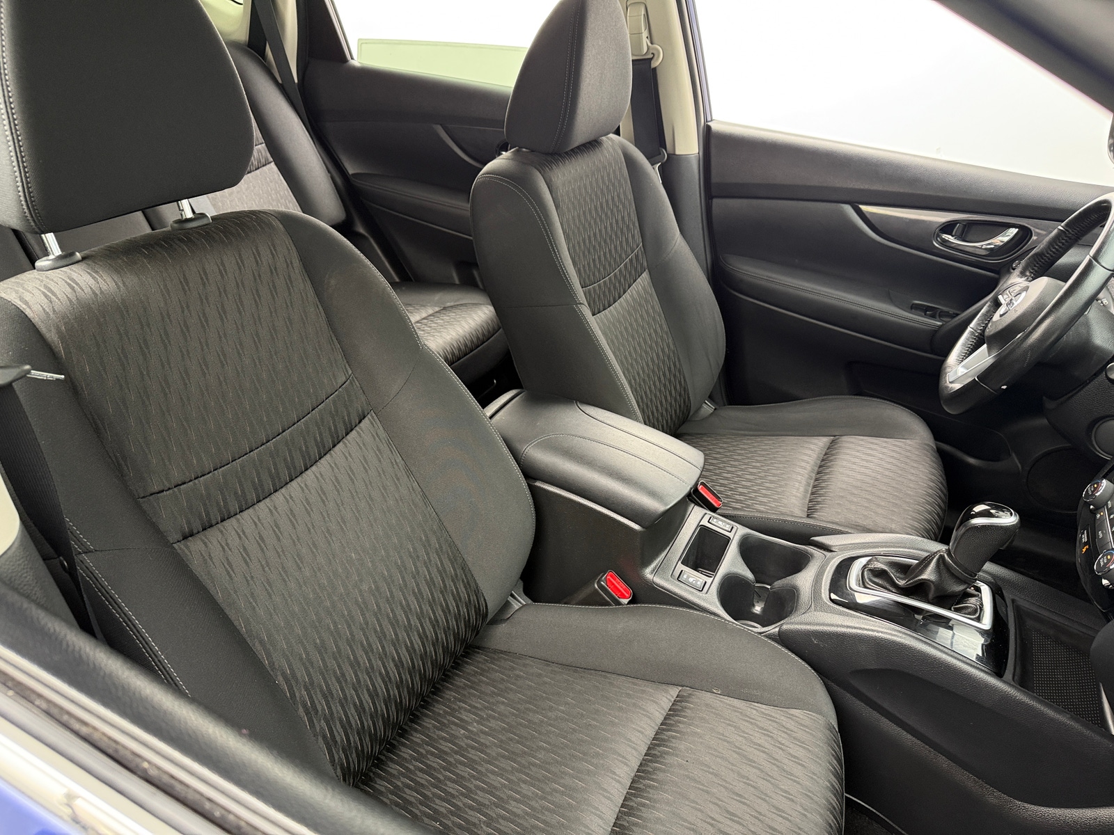 Thumbnail: 2018 Nissan Rogue - 2