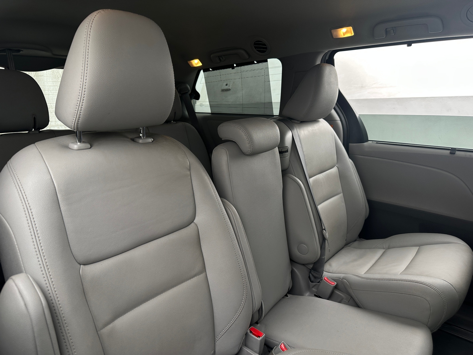 Thumbnail: 2020 Toyota Sienna - 5