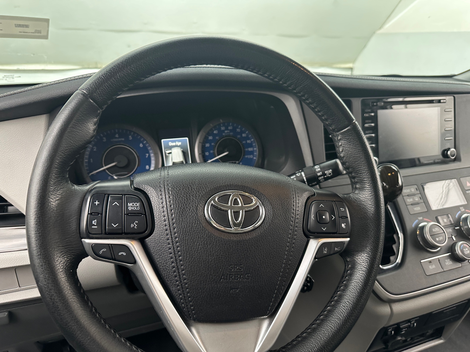 Thumbnail: 2020 Toyota Sienna - 4