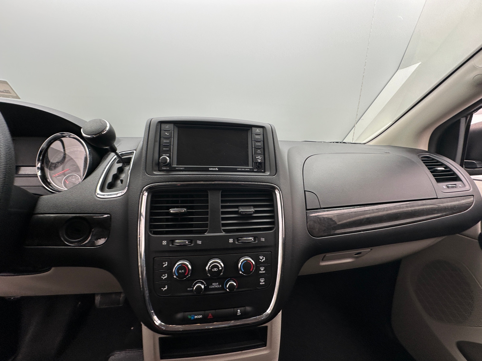 Thumbnail: 2019 Dodge Grand Caravan - 3