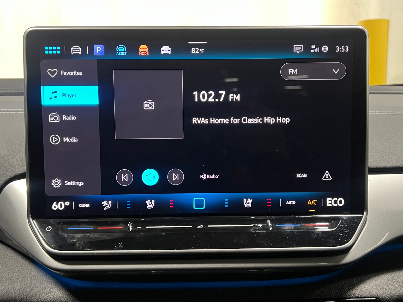 Thumbnail: 2024 Volkswagen ID.4 - 3