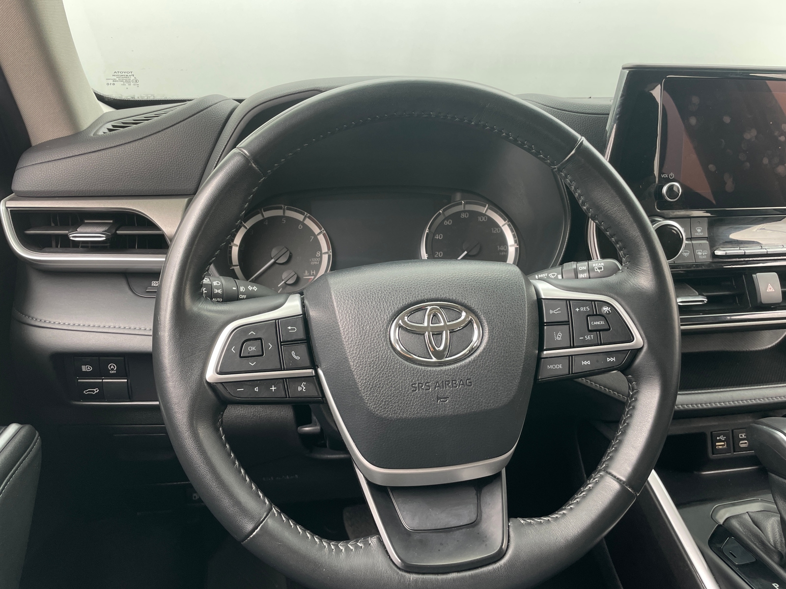 Thumbnail: 2023 Toyota Highlander - 5