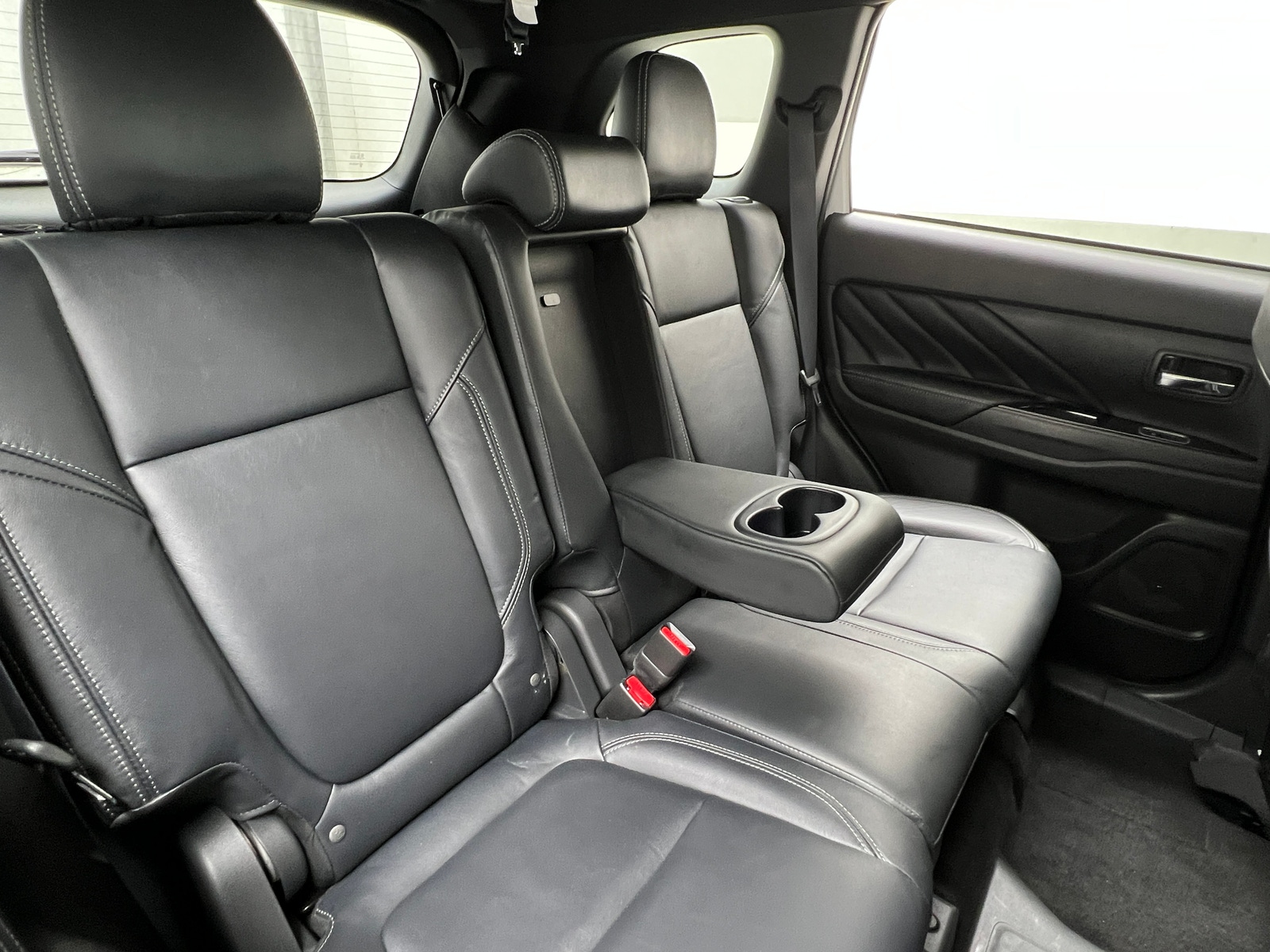 Thumbnail: 2020 Mitsubishi Outlander - 5