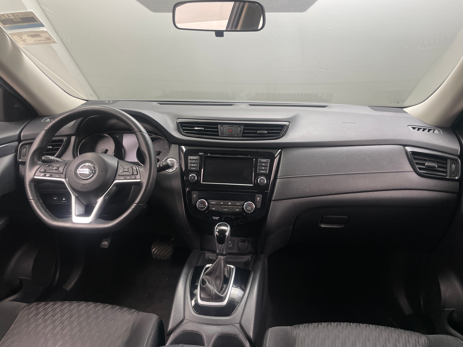 Thumbnail: 2018 Nissan Rogue - 3
