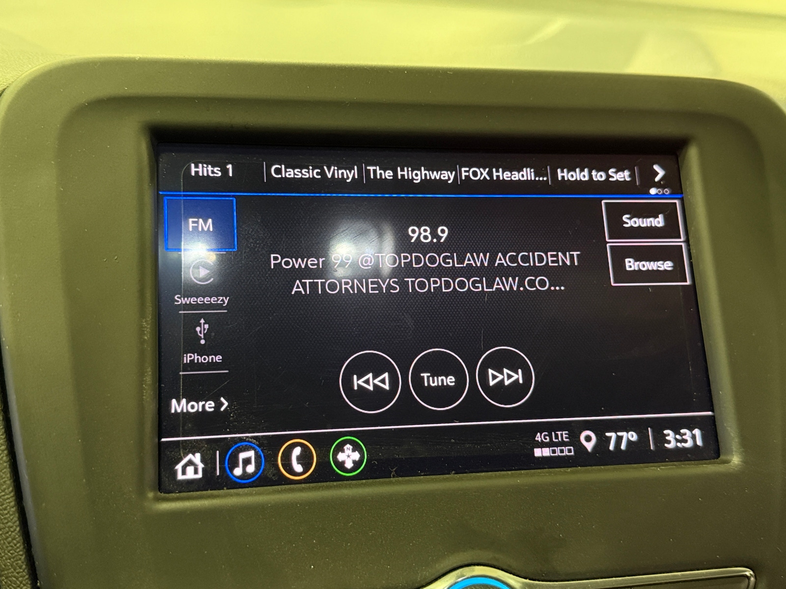 Thumbnail: 2022 Chevrolet Equinox - 4