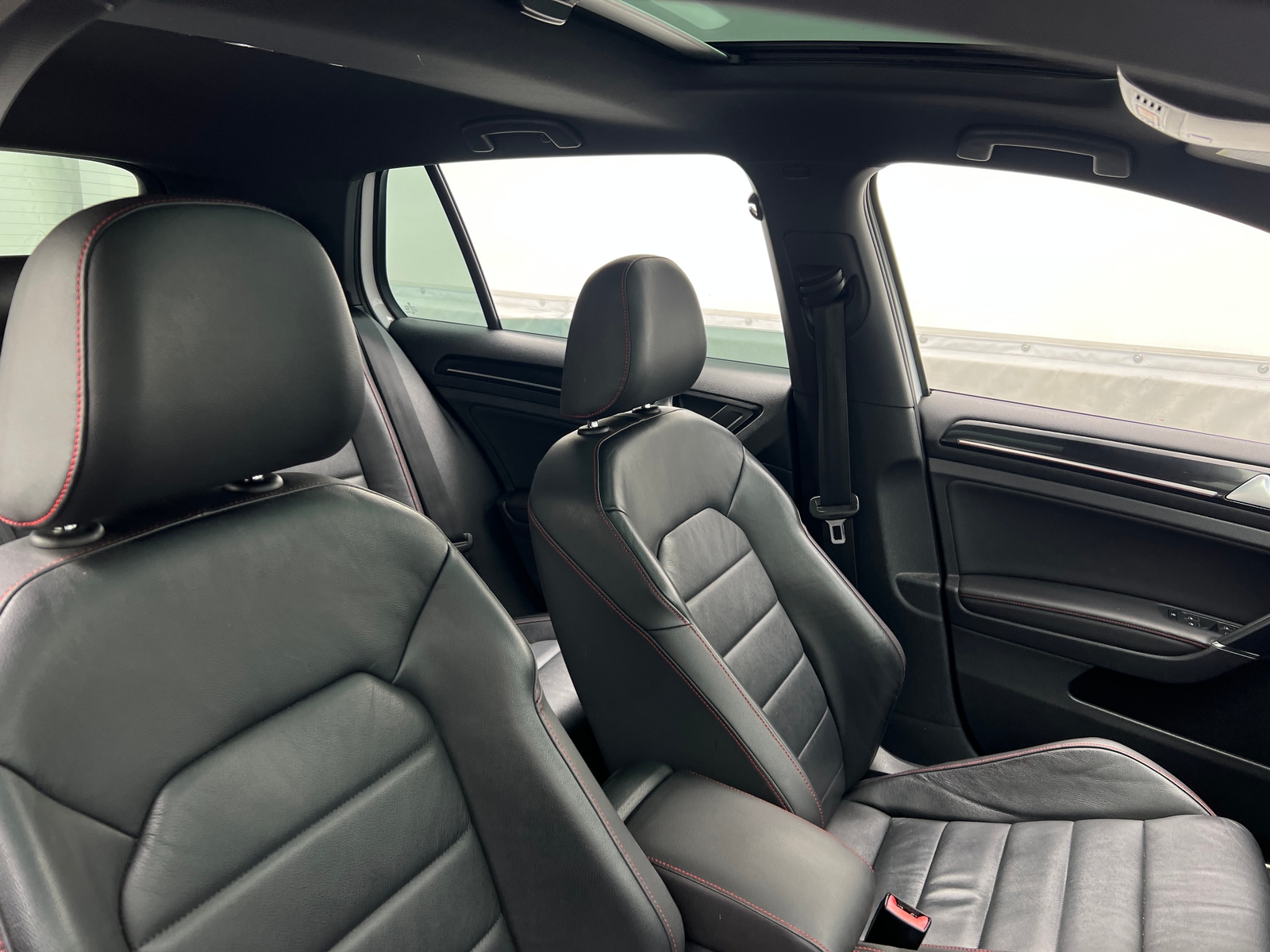 Thumbnail: 2015 Volkswagen Golf - 2