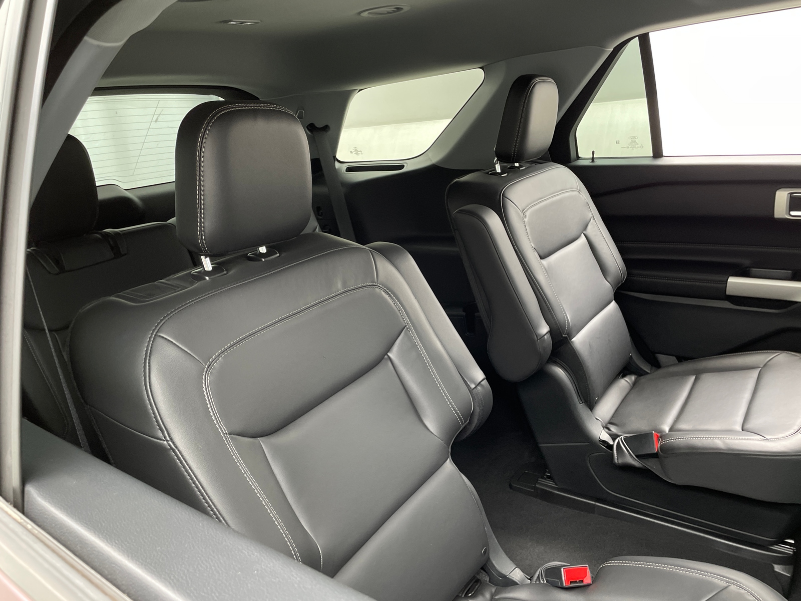 Thumbnail: 2022 Ford Explorer - 6