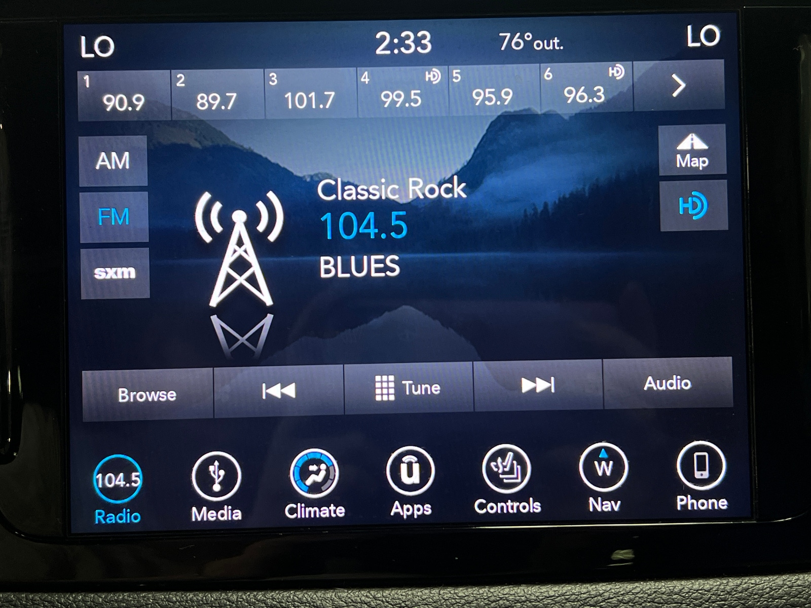 Thumbnail: 2019 Chrysler Pacifica - 3
