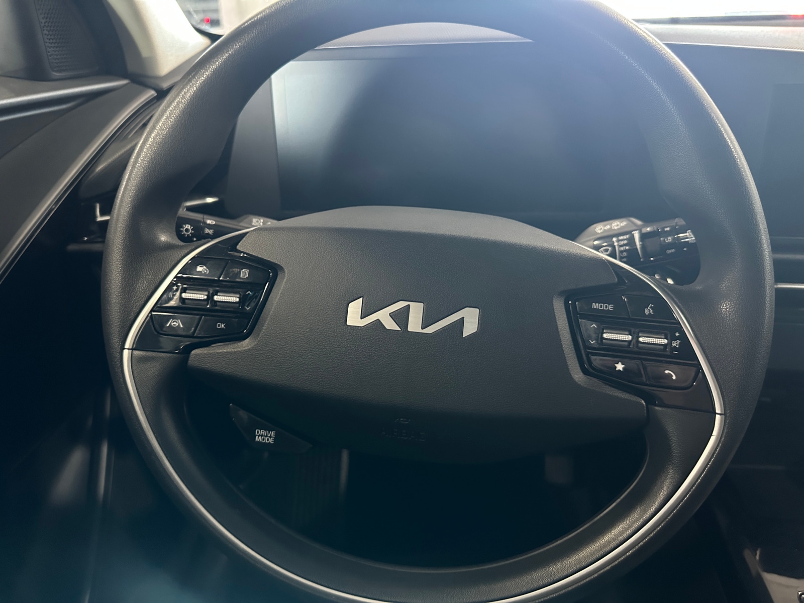 Thumbnail: 2023 Kia Niro - 5