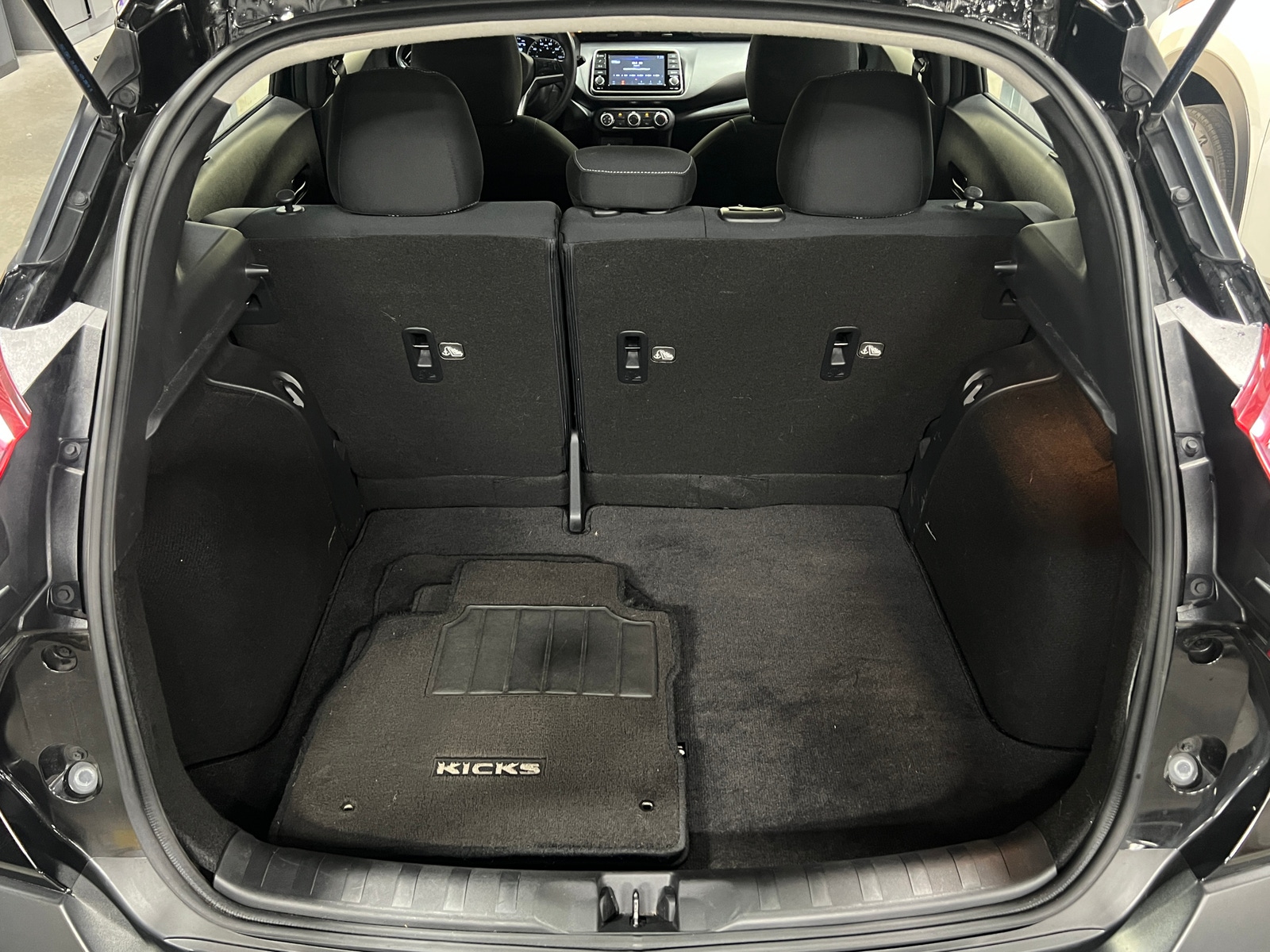 Thumbnail: 2019 Nissan Kicks - 7