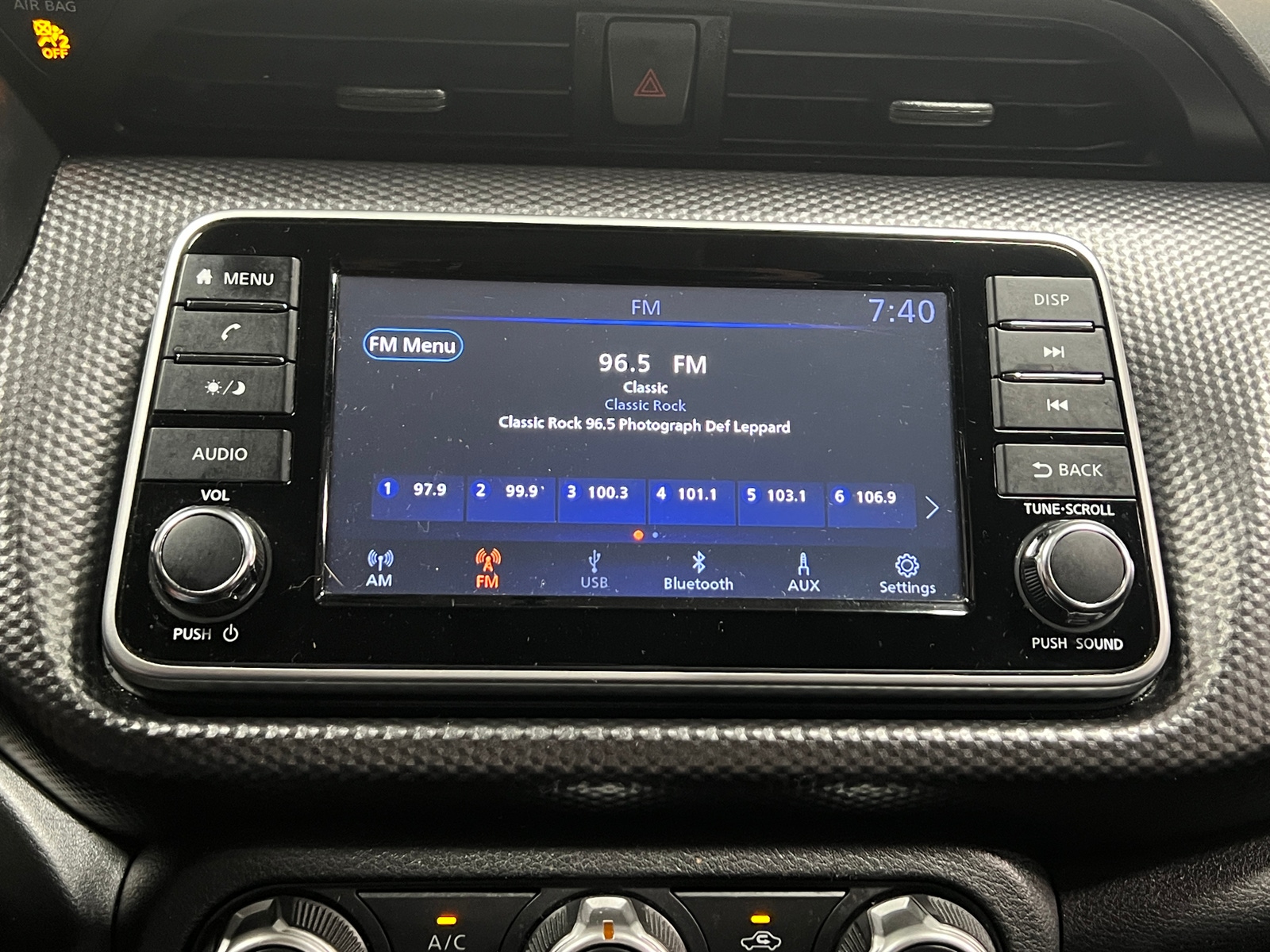 Thumbnail: 2019 Nissan Kicks - 4