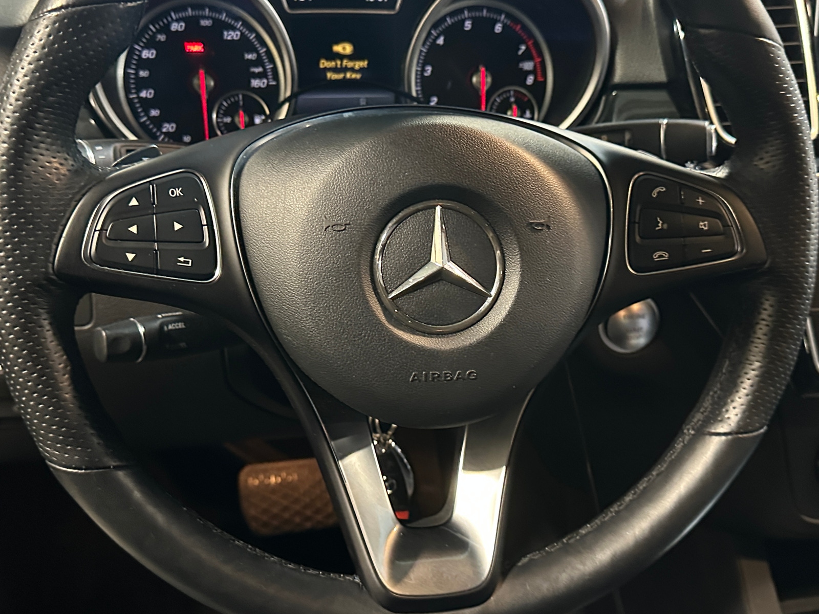 Thumbnail: 2017 Mercedes-Benz GLE - 4