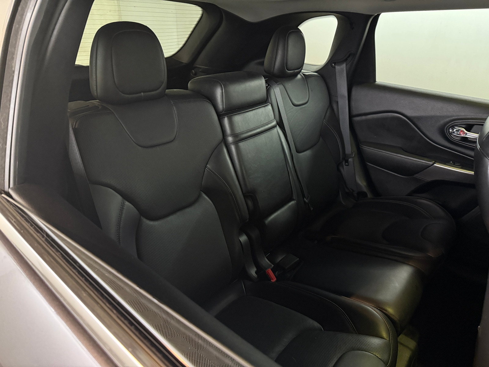 Thumbnail: 2019 Jeep Cherokee - 5