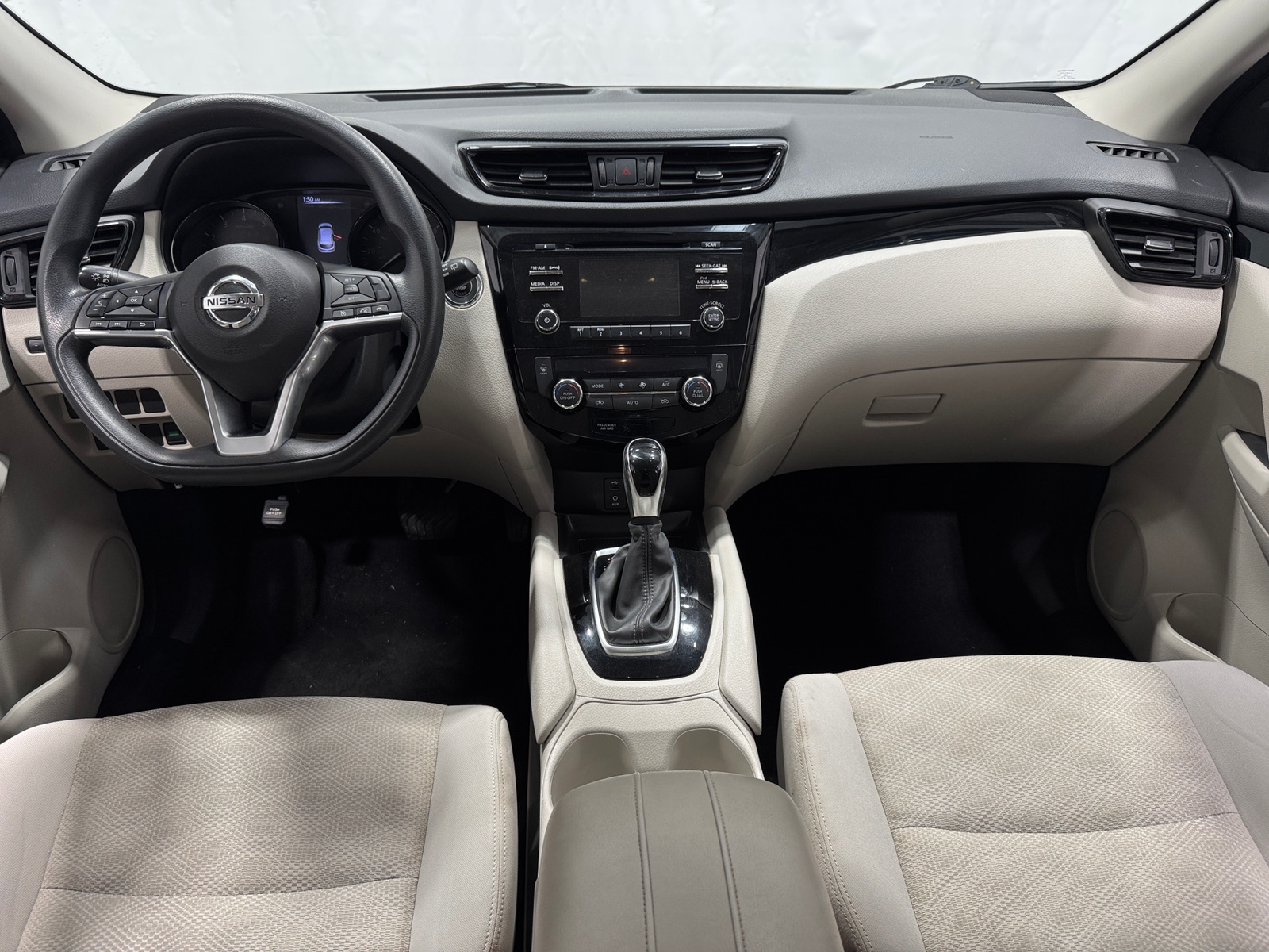 Thumbnail: 2018 Nissan Rogue Sport - 3