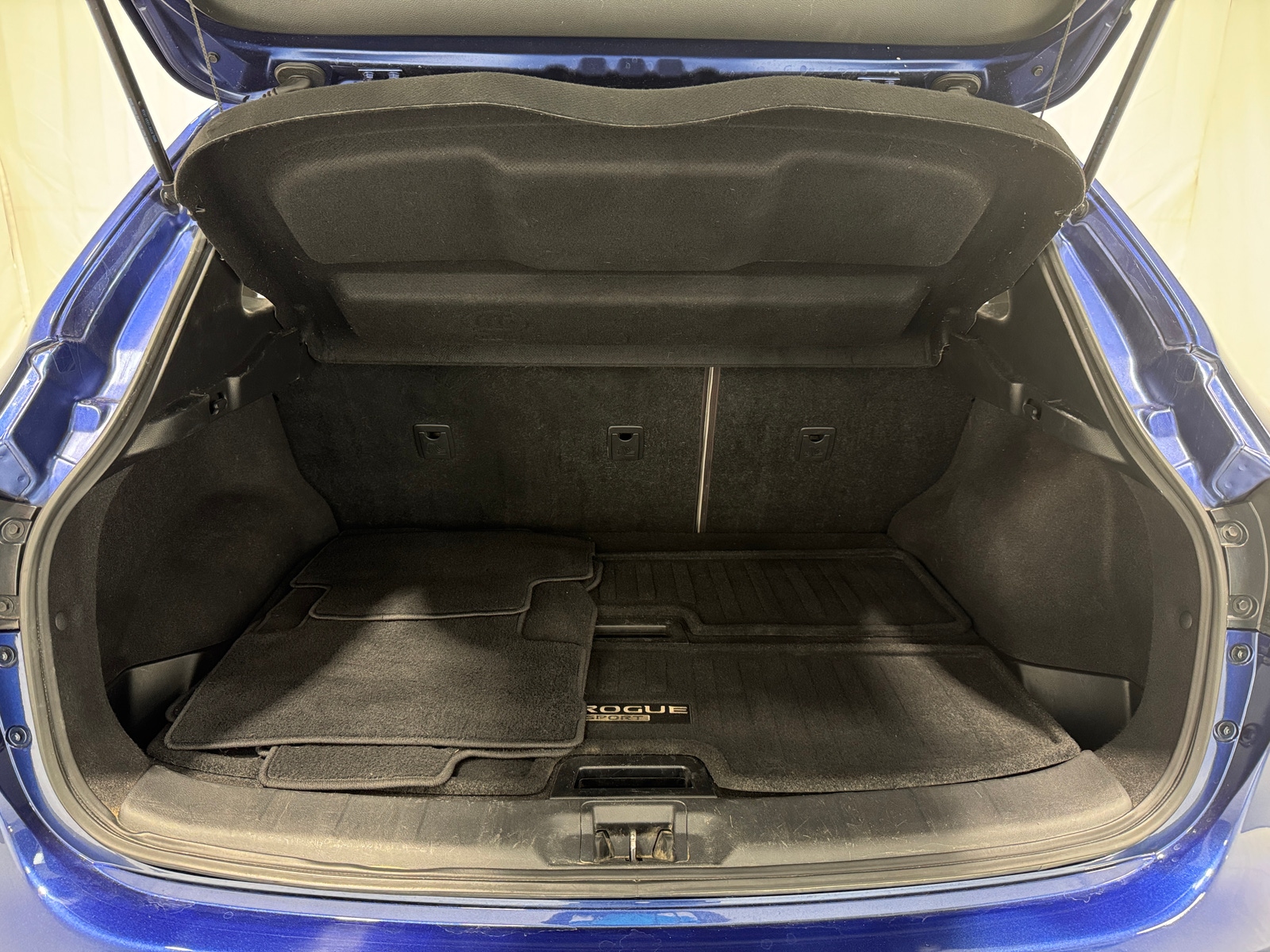 Thumbnail: 2018 Nissan Rogue Sport - 7