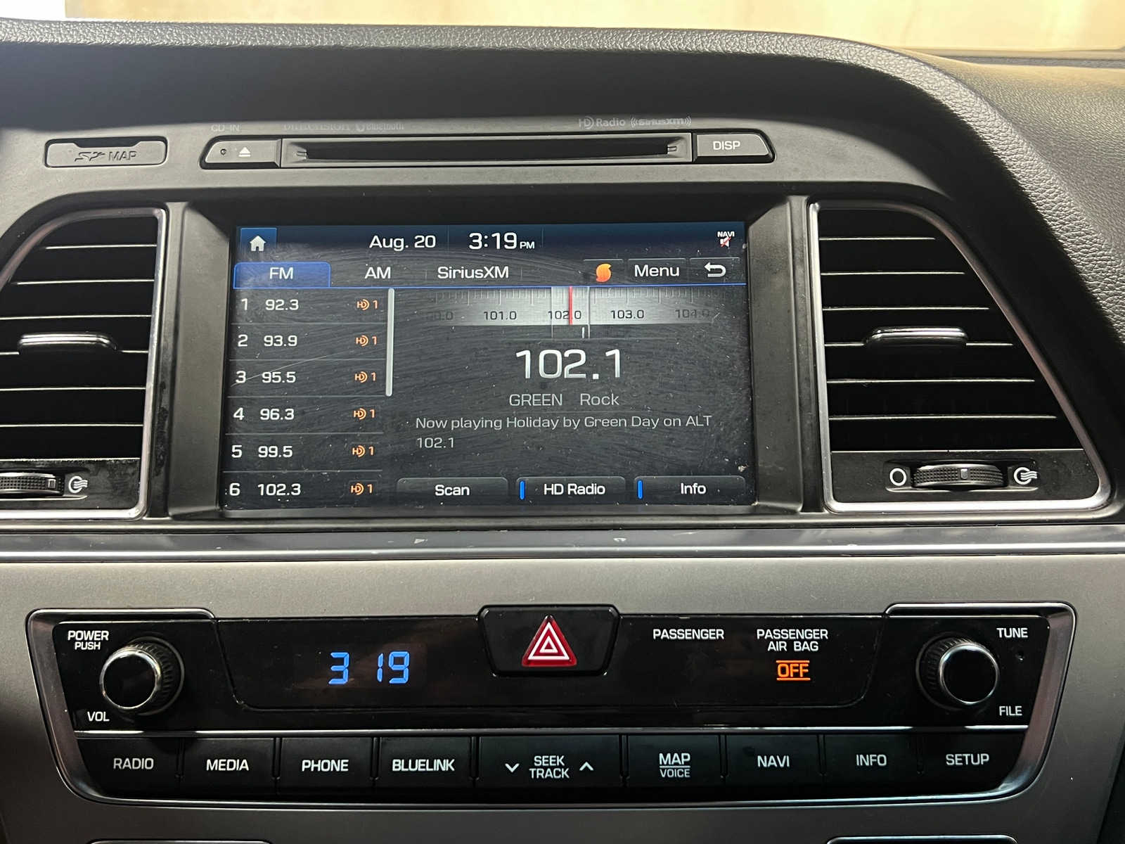 Thumbnail: 2015 Hyundai Sonata - 3