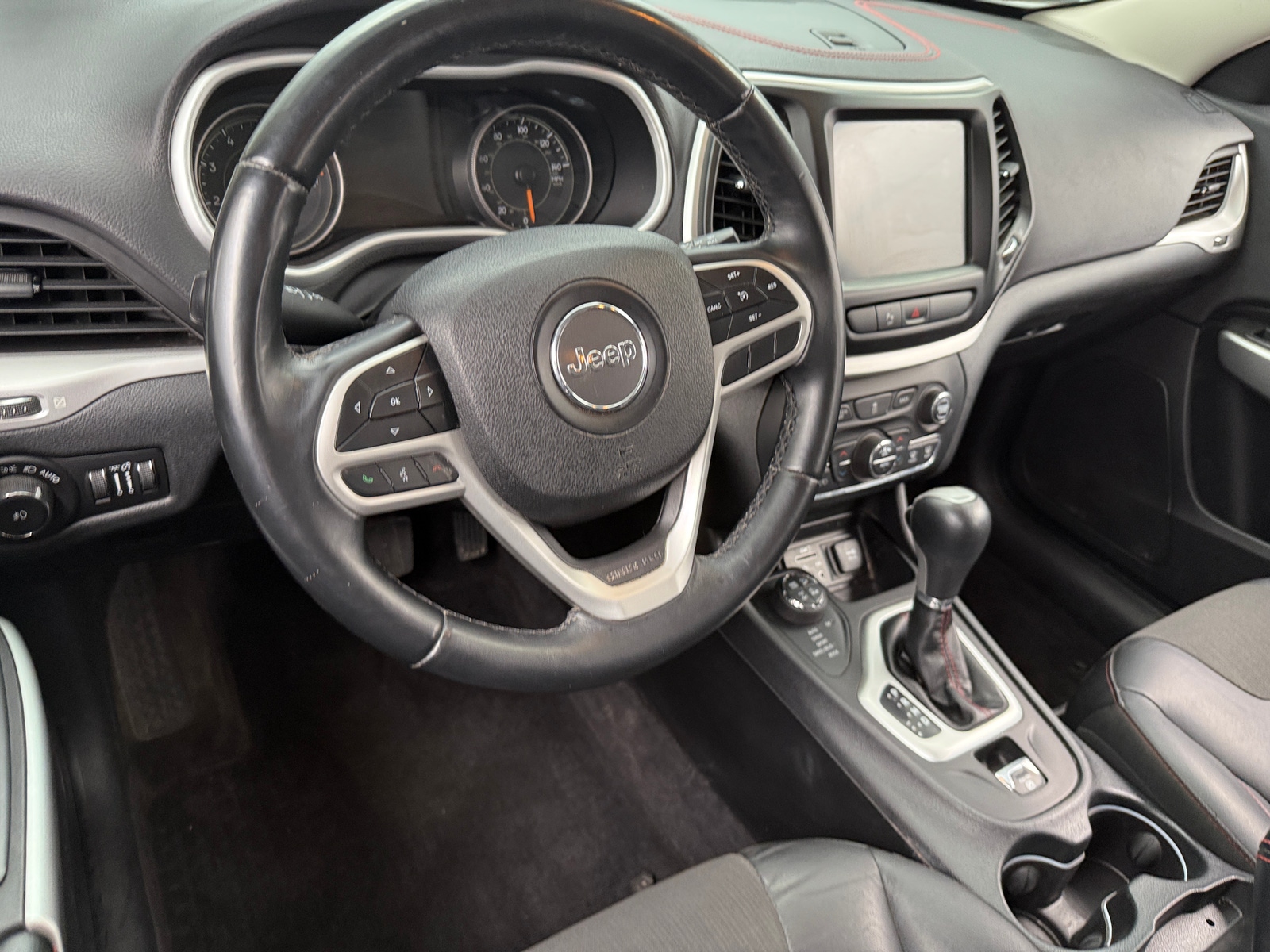 Thumbnail: 2018 Jeep Cherokee - 5