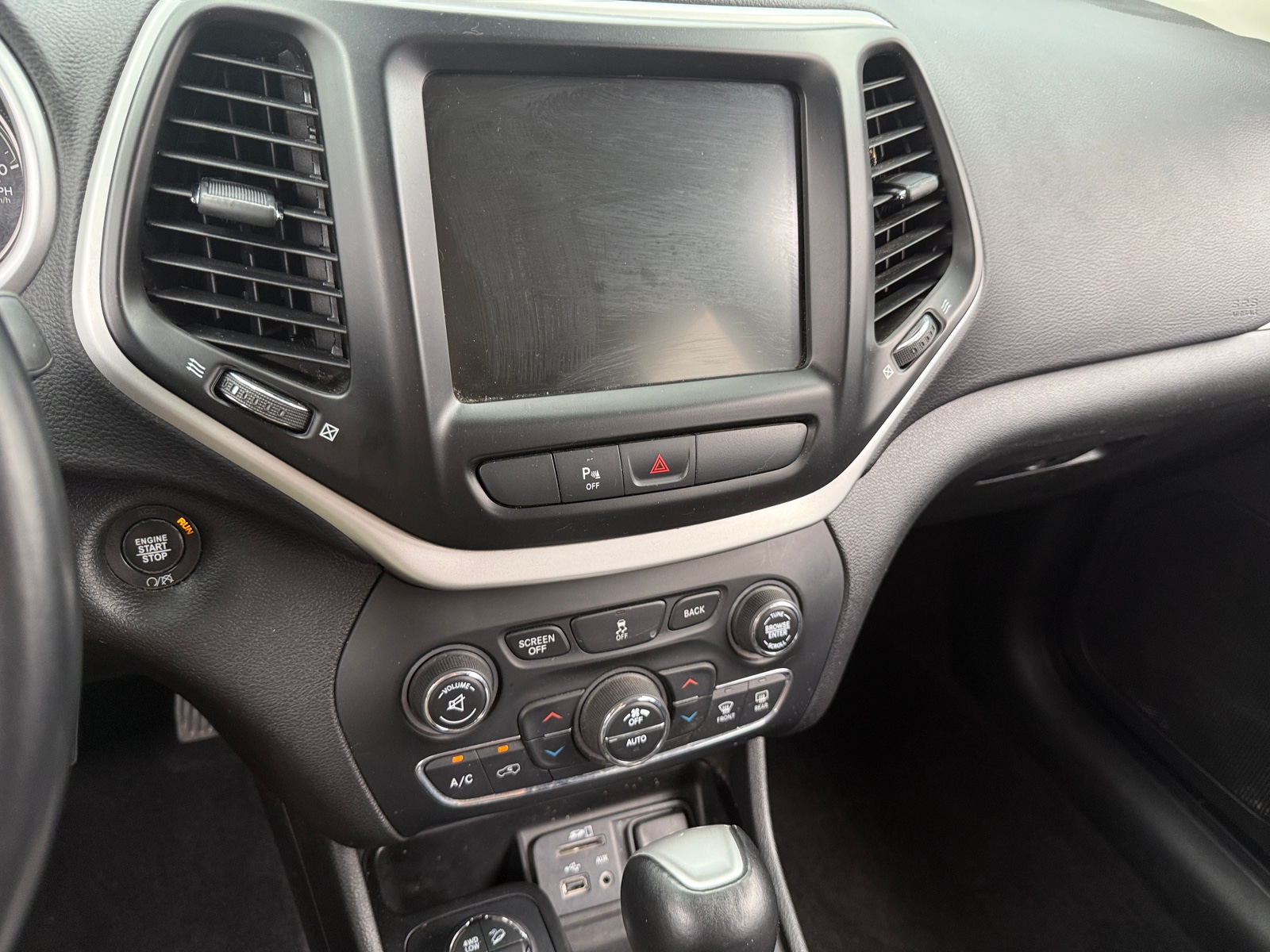 Thumbnail: 2018 Jeep Cherokee - 4