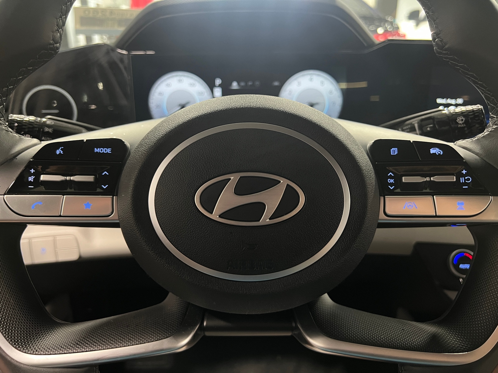 Thumbnail: 2025 Hyundai Elantra - 4