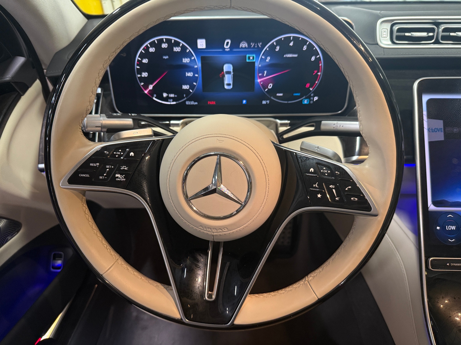 Thumbnail: 2023 Mercedes-Benz S-Class - 4